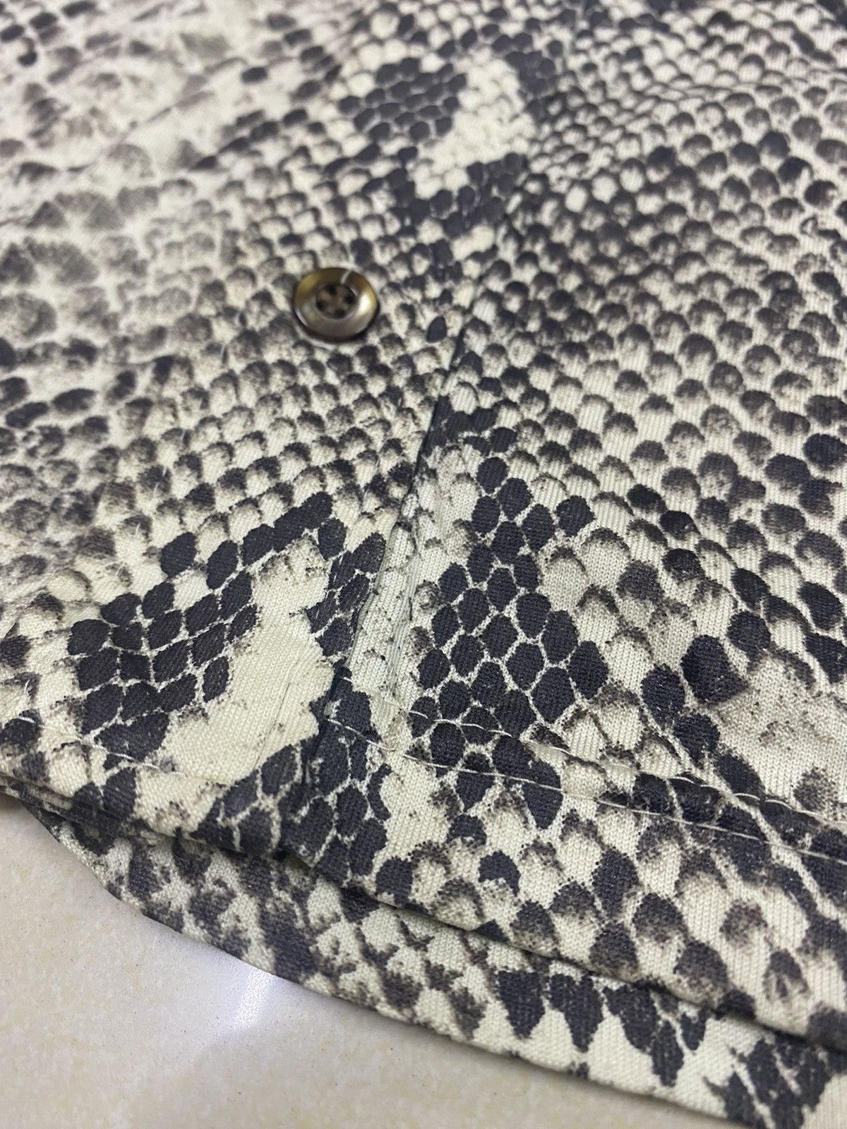 20471120 × 5351 POUR LES HOMMES × Beauty Beast Japanese Brand Snake Skin Strech Shirt Size US S / EU 44-46 / 1 - 4 Thumbnail