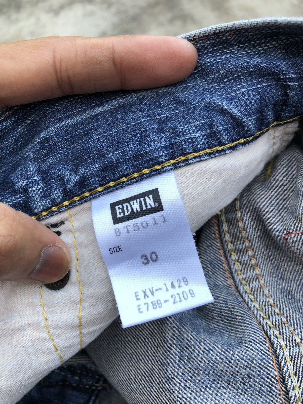 Edwin FLARED VINTAGE EDWIN DISTRESSED DENIM Size US 31 - 2 Thumbnail