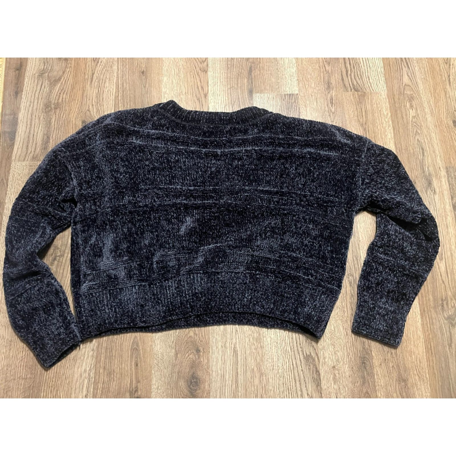 Vintage SO Sweater Women's Medium Black Crop Long Sleeve V-neck Pullover Casual Knit Shirt Womens Size M / US 6-8 / IT 42-44 - 2 Thumbnail
