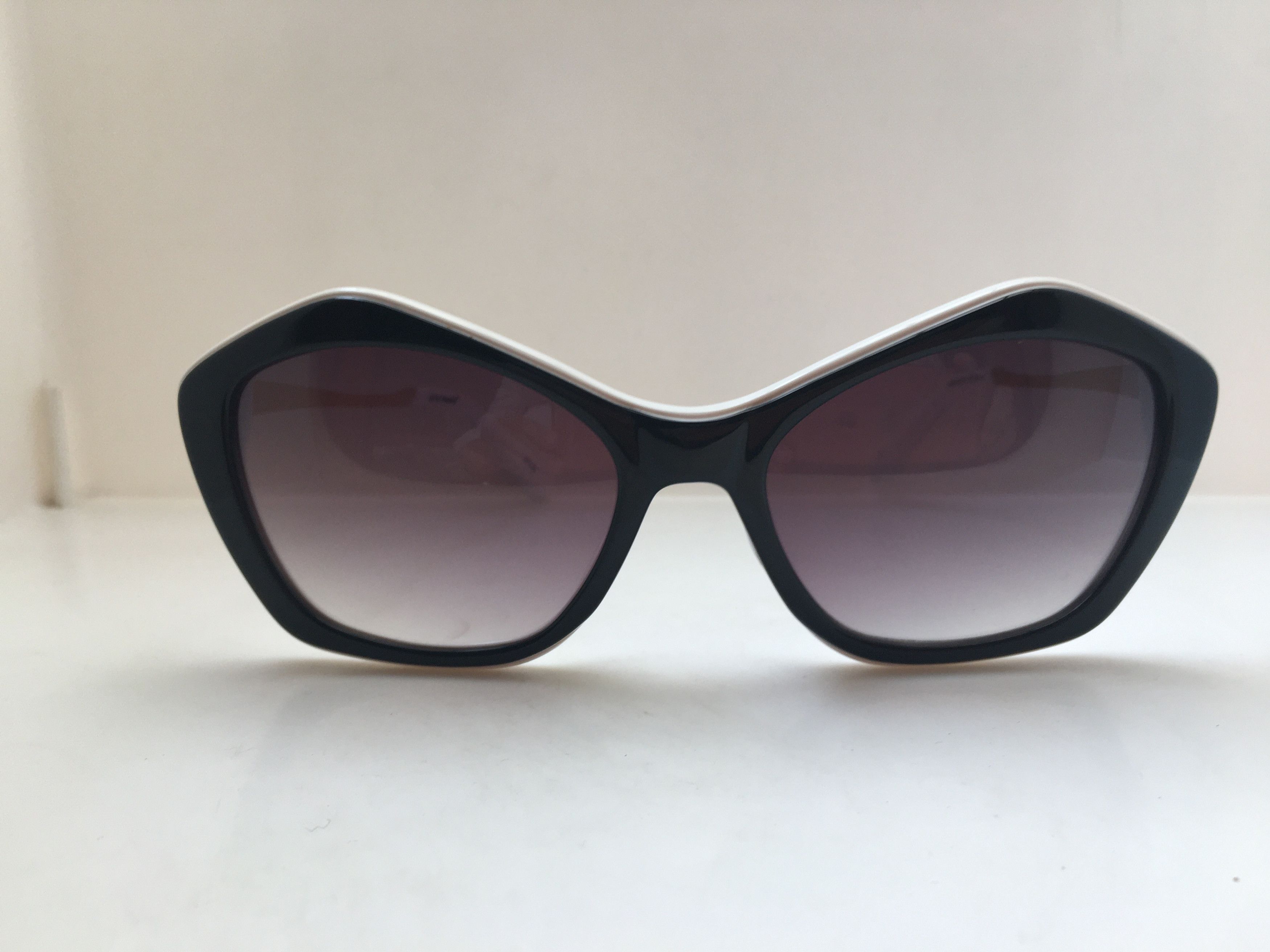 Other OP Art Black White Cateye Diva Sunglasses Frame Size ONE SIZE - 1 Thumbnail