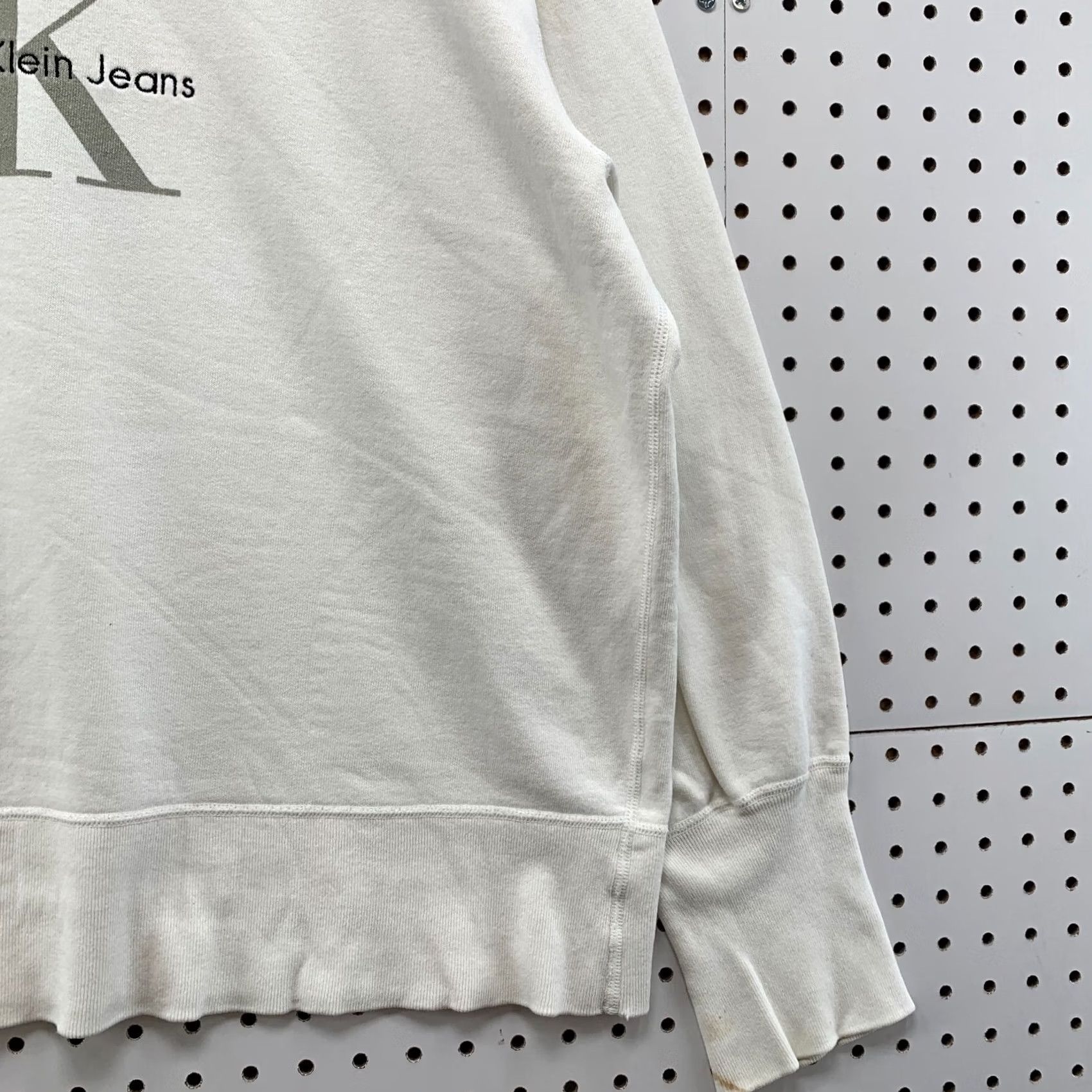 Calvin Klein VINTAGE Calvin Klein Sweatshirt White Gray Spell Out Long Sleeve Mens Medium Size US M / EU 48-50 / 2 - 4 Thumbnail