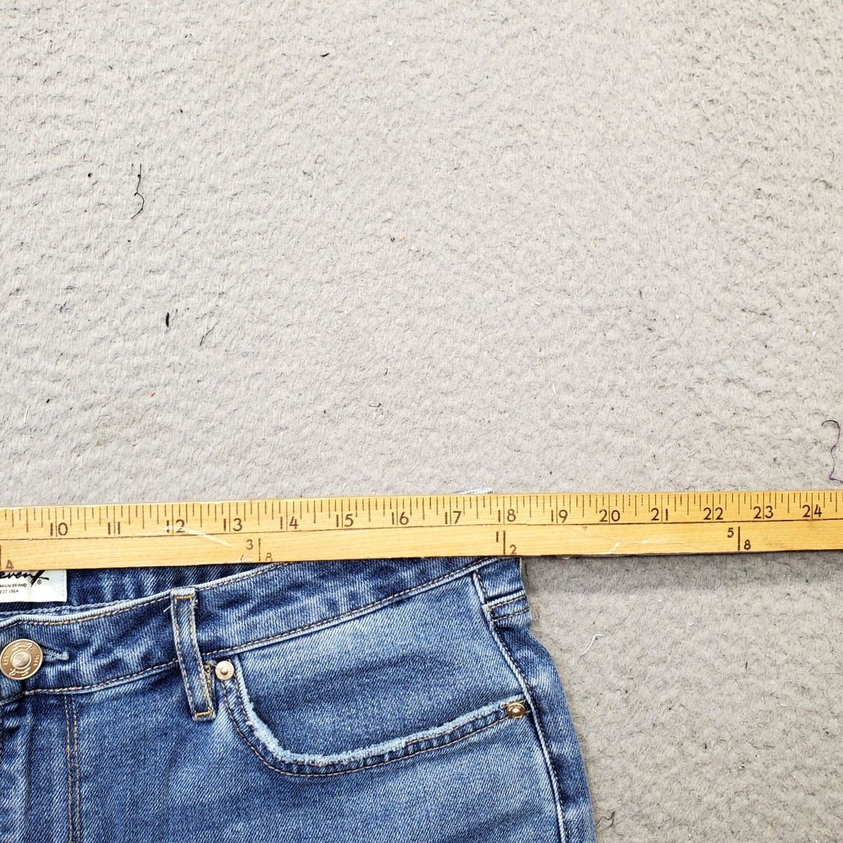 Vintage Seven7 Jeans Womens 12 Blue Denim Premium High Rise Loose Straight Leg MY10341DE Jeans Womens Size 12 Blue Straight 30.75 Inseam 42.25 Outseam NWT Size 34" / US 12 / IT 48 - 6 Thumbnail