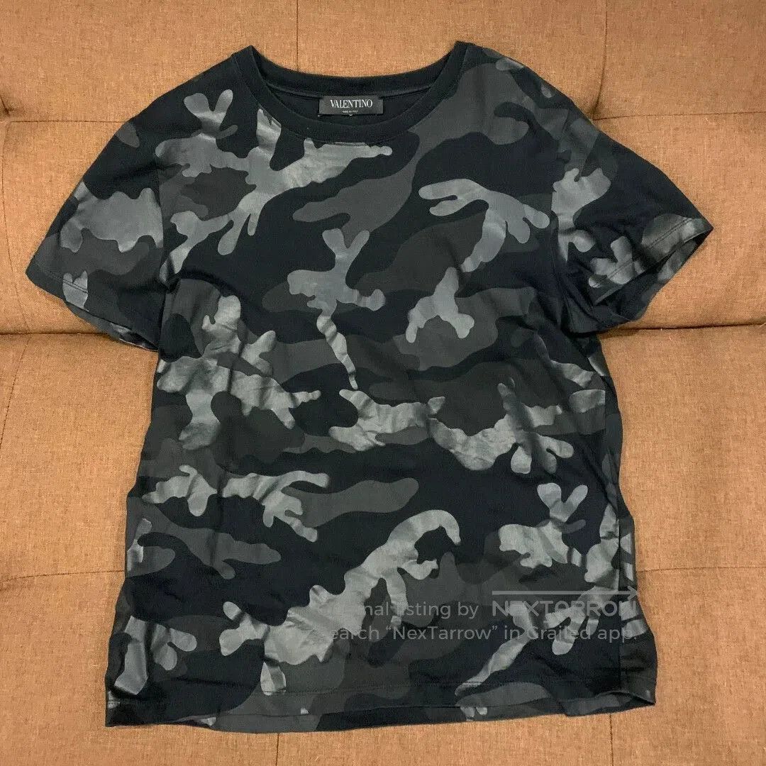 Valentino valentino black camo t-shirt with studs. Size US M / EU 48-50 / 2 - 1 Thumbnail