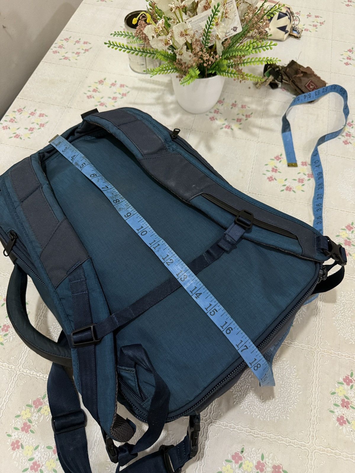 Hypebeast 🔥🔥🔥ARCHIVE ZERO NEW YORK MESSENGER BAGPACK Size ONE SIZE - 10 Thumbnail
