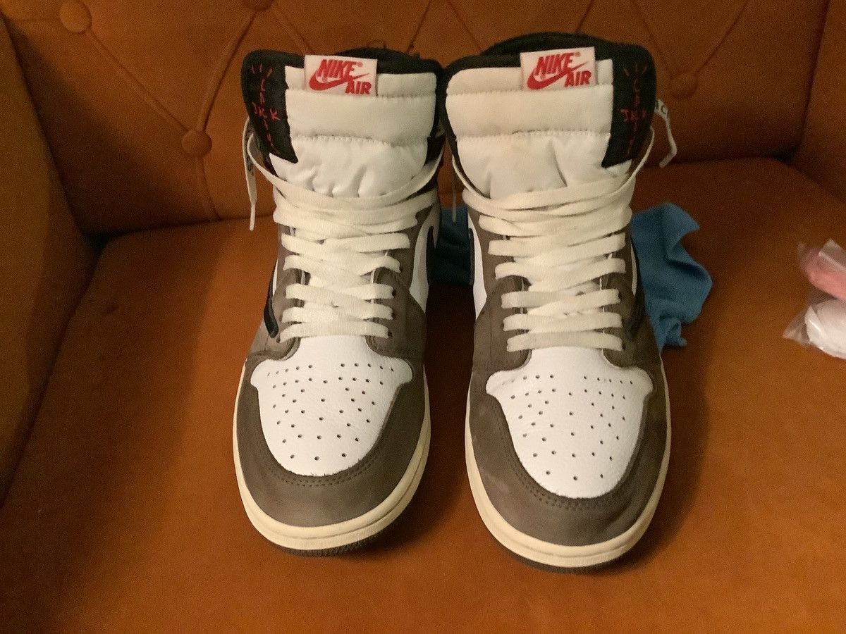 Jordan Brand Travis scott retro OG mocha high Size US 12 / EU 45 - 4 Thumbnail