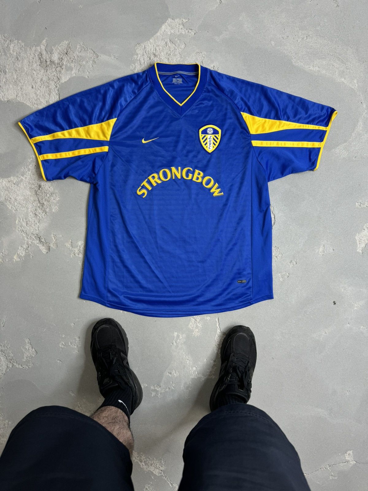 image of Nike Leeds United 2001 03 Away Soccer Jersey Football Shirt in Blue, Men's (Size Large)
