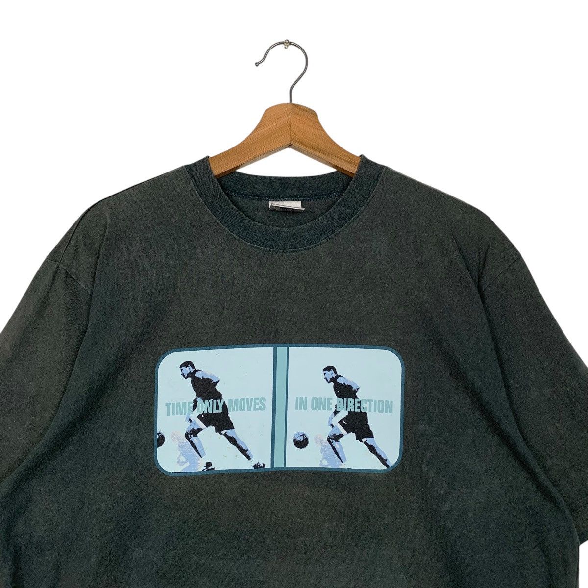 Nike Vintage 90s Nike Football T-shirt Size US M / EU 48-50 / 2 - 3 Thumbnail