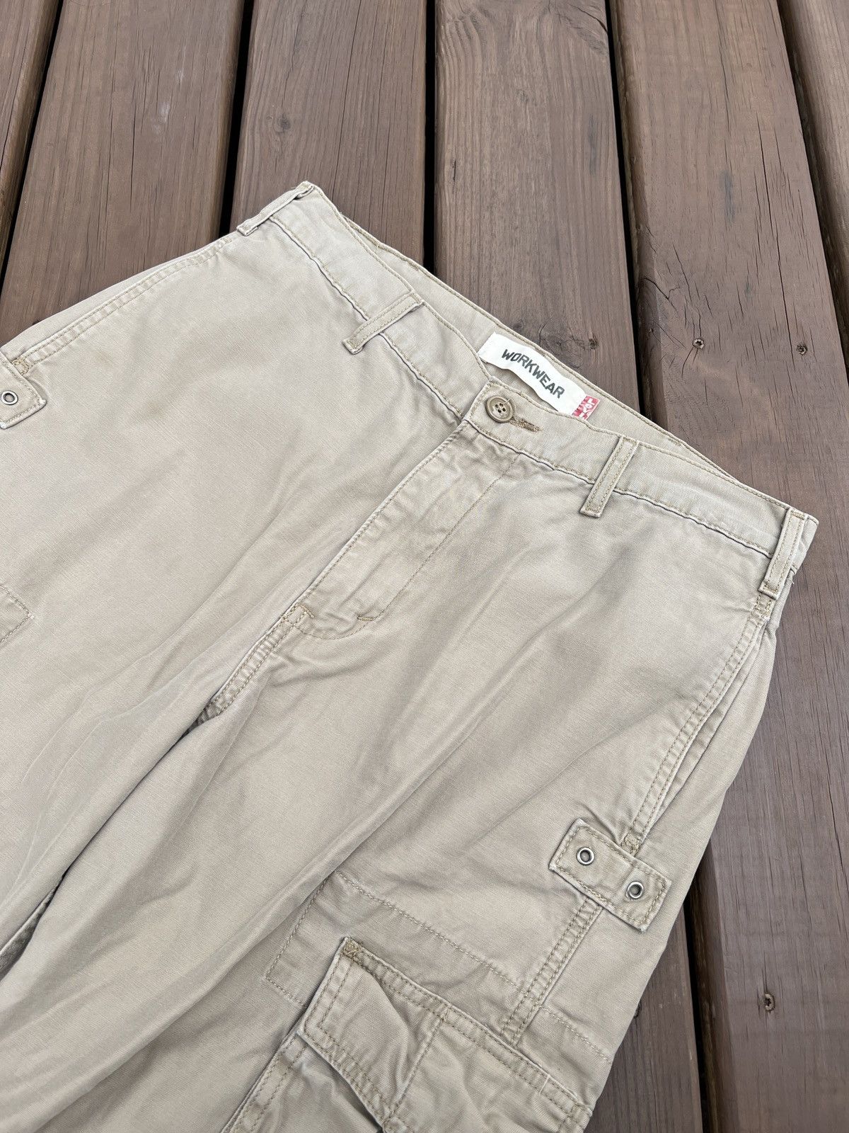 Levi's × Vintage Vintage Levi’s Baggy Cargo Workwear Shorts Size US 31 - 3 Thumbnail