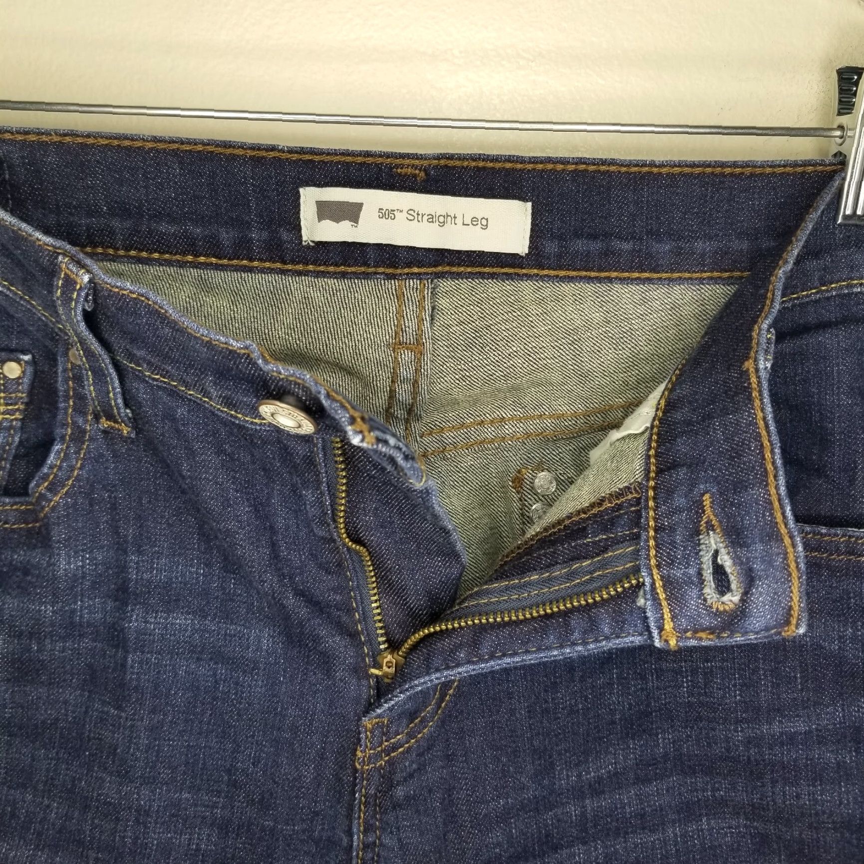 Levi's VINTAGE? No. Levi's 505 Jeans Women's Straight Dark Blue Size 8 Regular 32x31 Blue 505 Model Womens Jeans Size 30" / US 8 / IT 44 - 3 Thumbnail