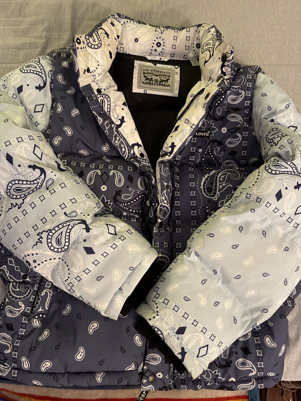 image of Levis Levi’S Paisley Puffer Coat in Blue, Men's (Size Large)