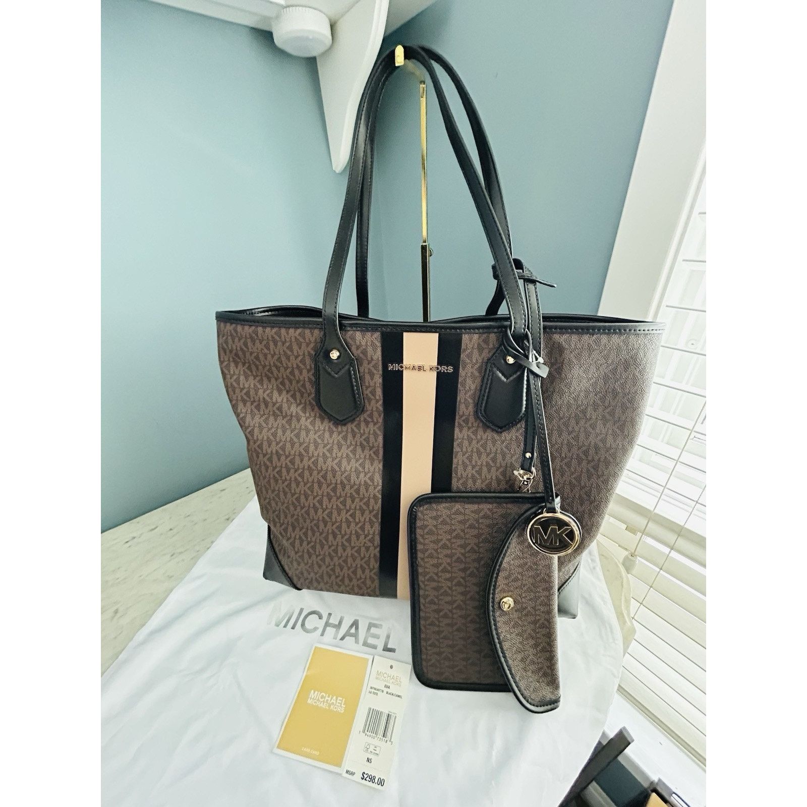 Michael Kors Michael Kors Eva Large Stripe Tote Bag Pouch Black Camel NWT Size ONE SIZE - 8 Thumbnail