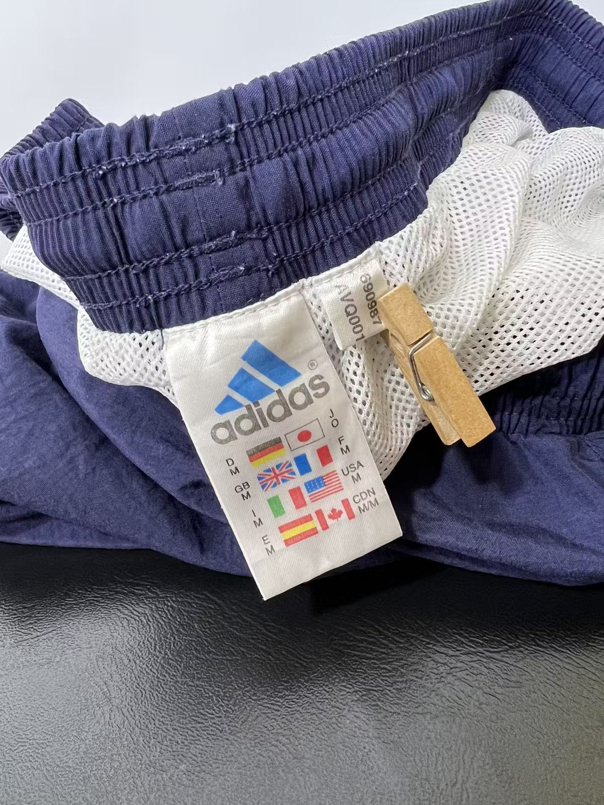 Adidas Vintage Adidas men’s shorts Size US 32 / EU 48 - 3 Thumbnail