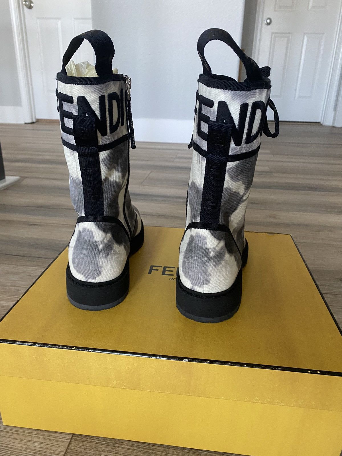 Fendi Authentic Fendi biker boots Size US 7 / IT 37 - 7 Thumbnail