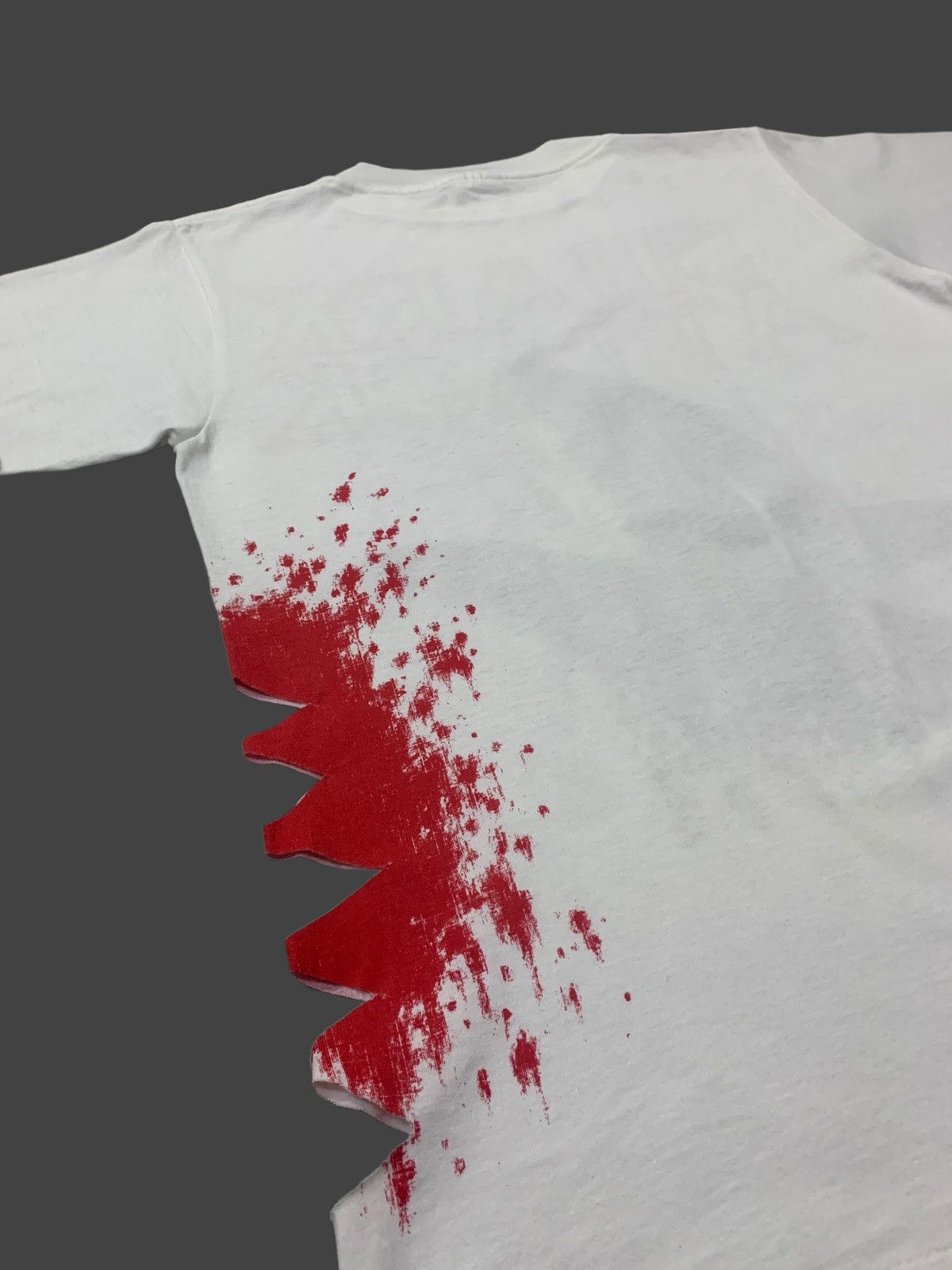 Vintage 80s Vintage Shark Attack 3D Bite Art Single Stitch Tees Size US M / EU 48-50 / 2 - 8 Thumbnail
