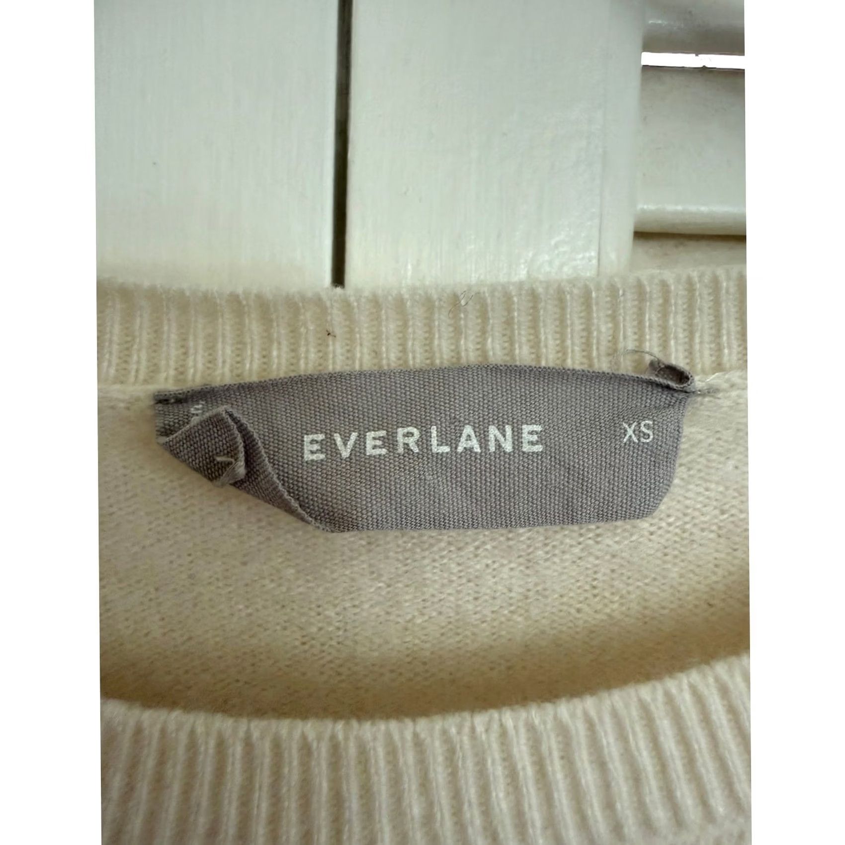 Everlane Everlane Cashmere Crewneck Sweater Women XS Office Minimalist Luxury Soft Pullover Beige Beige XS Womens Size XS / US 0-2 / IT 36-38 - 3 Thumbnail