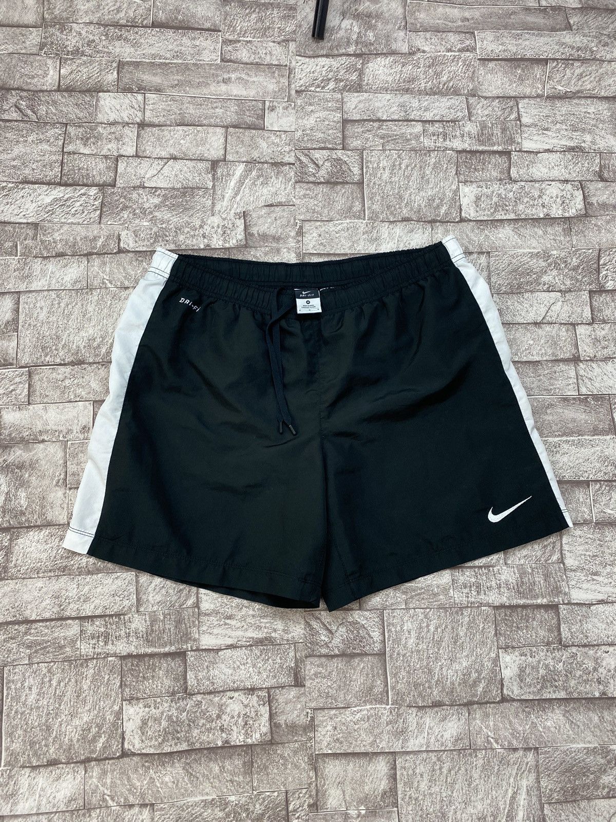 Japanese Brand × Nike × Vintage Nike Hype Vintage Nylon y2k style shorts M Size US 32 / EU 48 - 1 Thumbnail