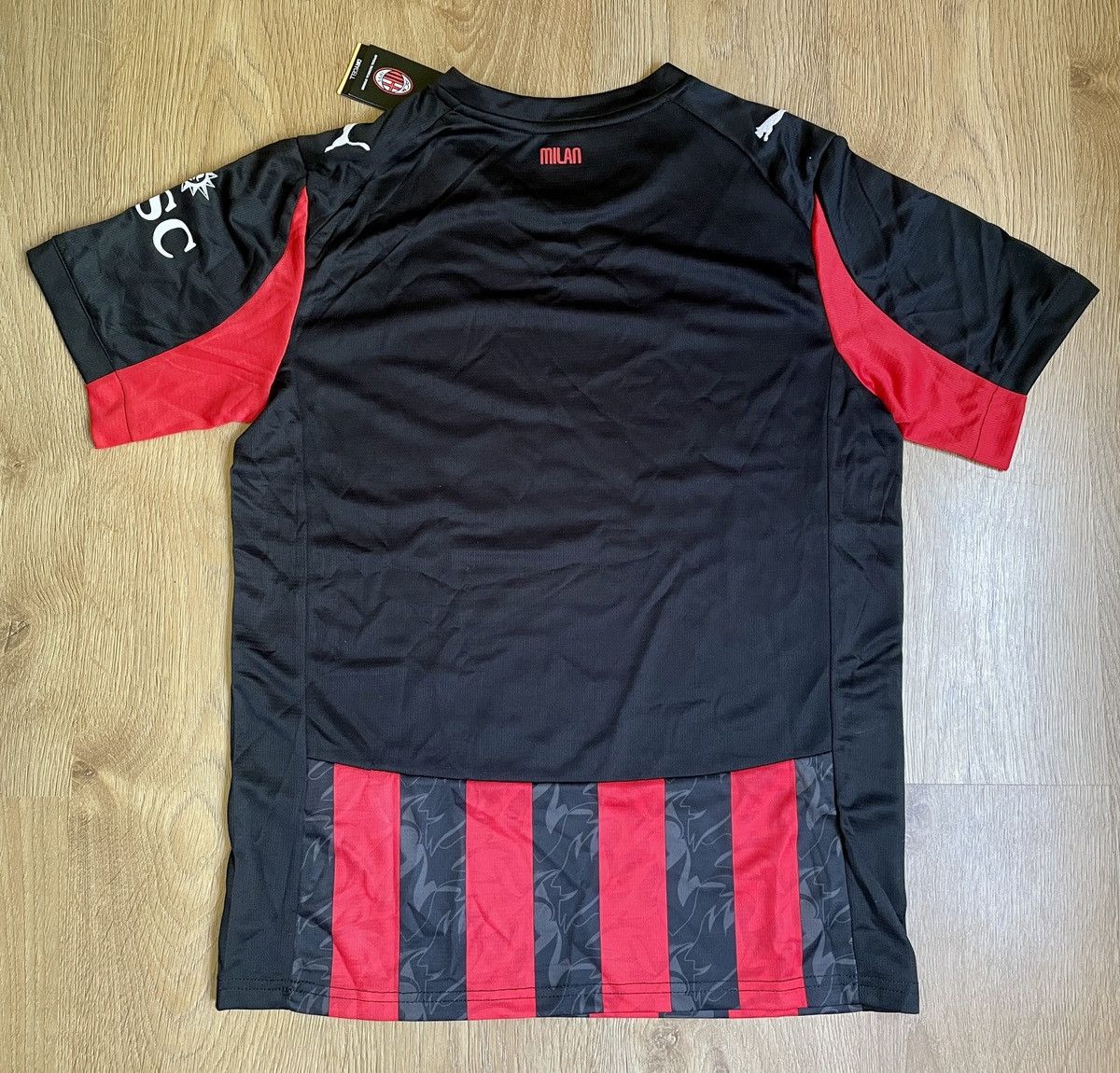 Vintage AC Milan Kit 25/26 Home Size US M / EU 48-50 / 2 - 6 Thumbnail