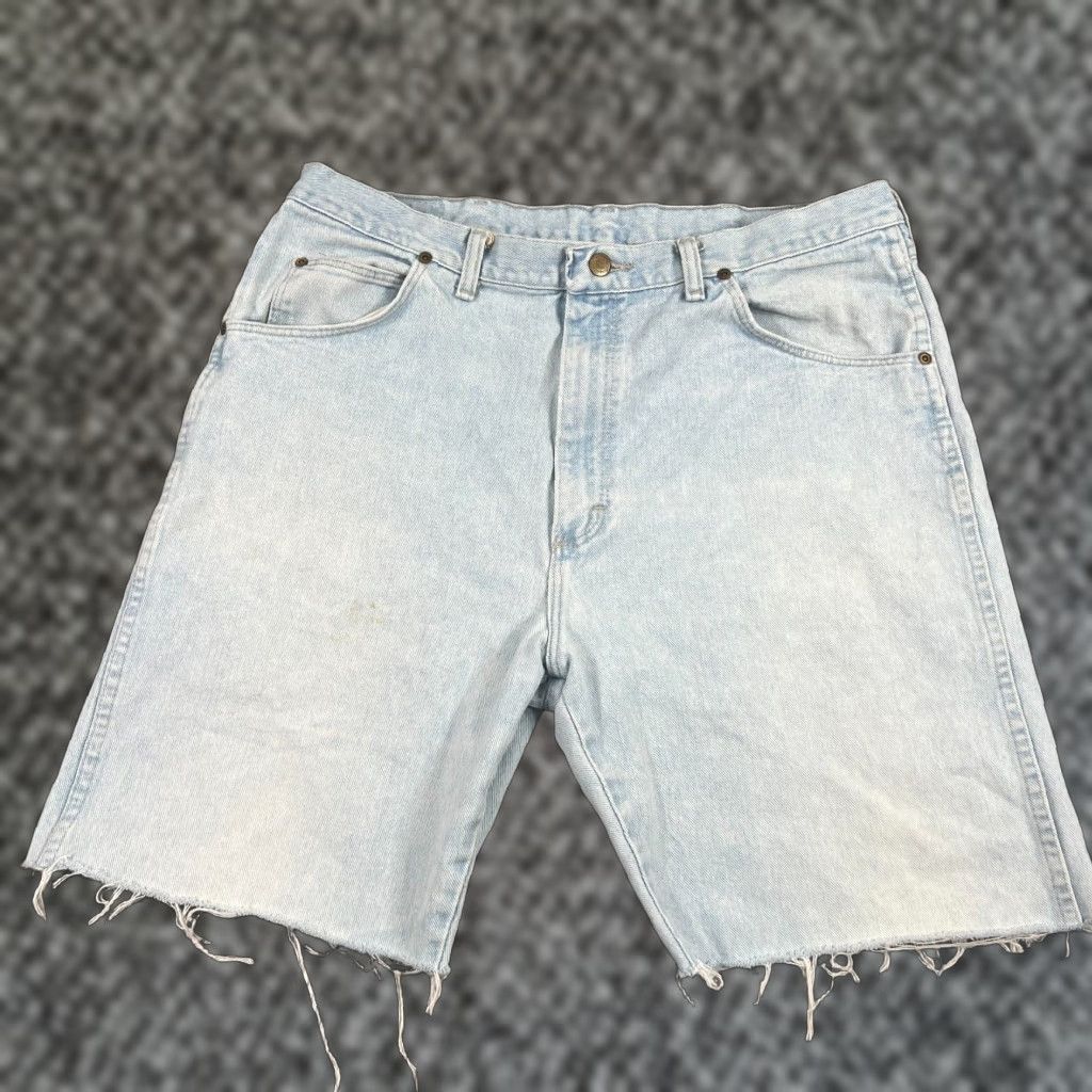 Wrangler VINTAGE Wrangler Shorts Mens Bermuda Denim Light Blue 37 9in Inseam Cut Off Grunge 90s USA Mens Size US 37 - 1 Thumbnail