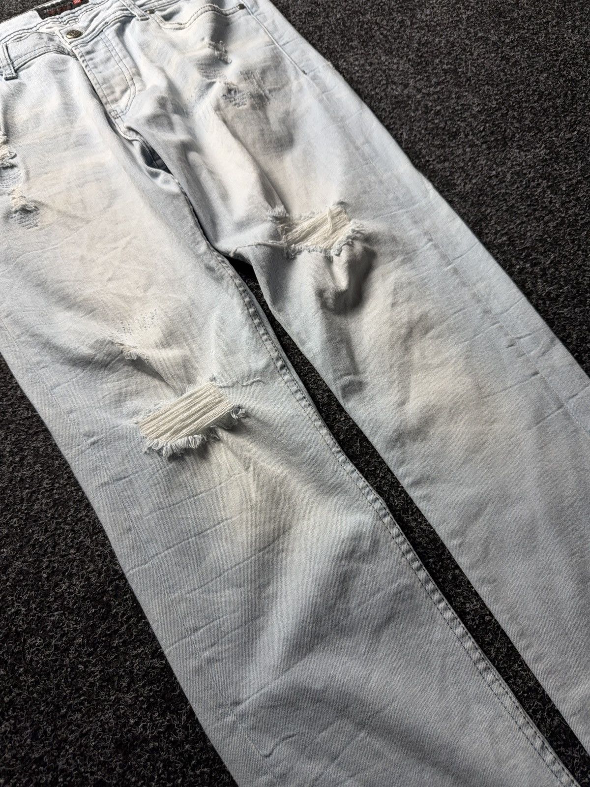 Diesel 00s Diesel Industry Light Wash Distressed Jeans Y2K Italy Size US 34 / EU 50 - 6 Thumbnail