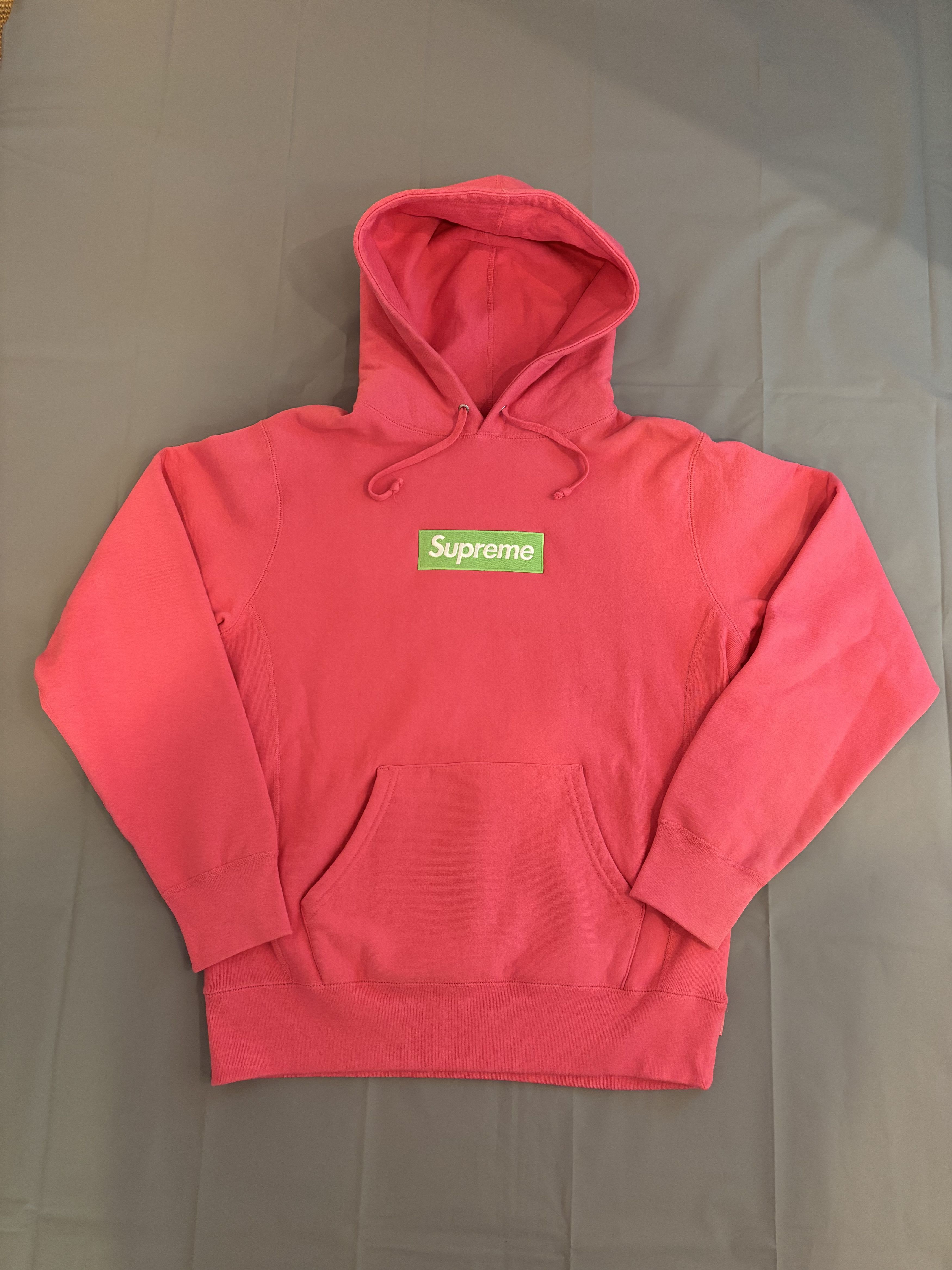 Supreme Sweat à capuche Supreme rose logo vert en tbe Size US M / EU 48-50 / 2 - 1 Thumbnail