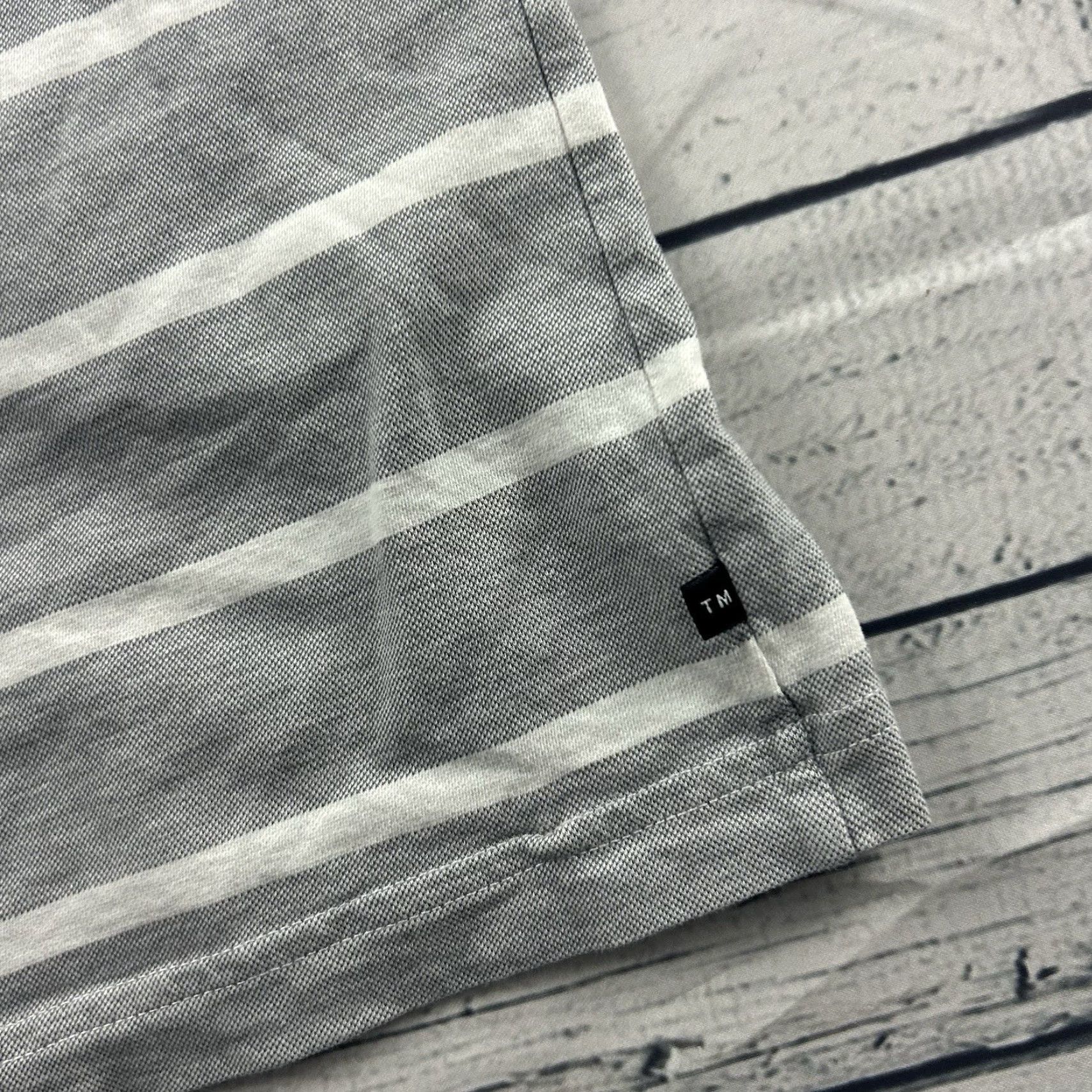 TravisMathew Travis Mathew Short Sleeve T-Shirt Men M Gray White Striped Shirt Size US M / EU 48-50 / 2 - 4 Thumbnail