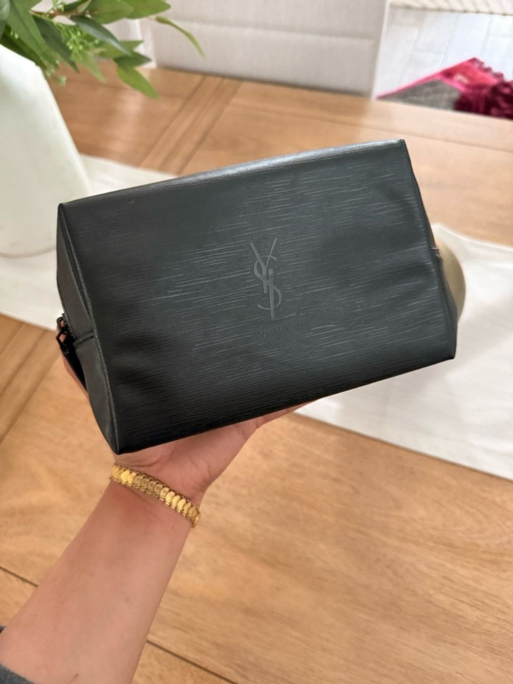 Yves Saint Laurent Yves Saint Laurent Black Leather Embossed Logo Toiletry Bag Size ONE SIZE - 1 Thumbnail