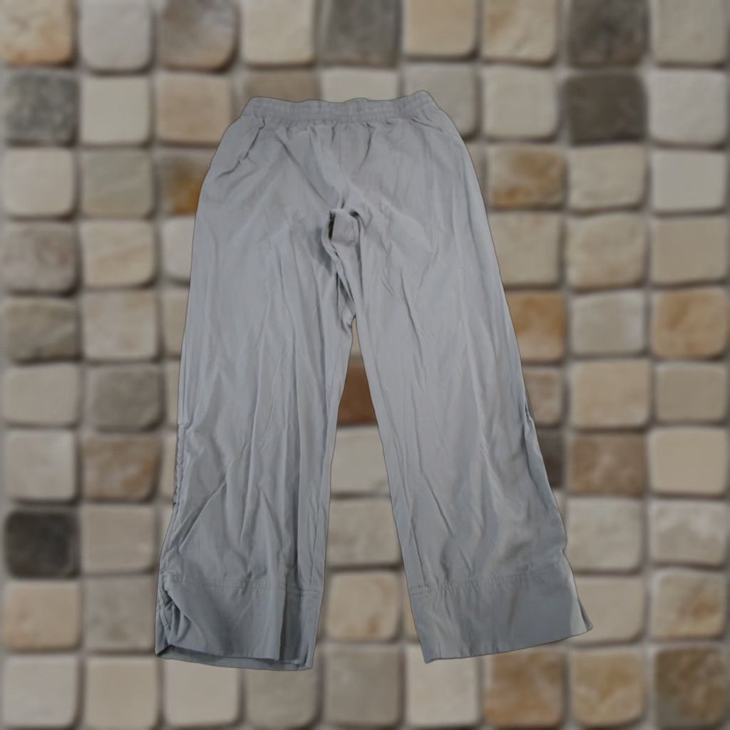Vintage Columbia Pants Womens XL Gray Lightweight Nylon Rollup Hiking Track Pants Womens XL Gray Lightweight Nylon Rollup Hiking Size 40" / US 18 - 1 Thumbnail
