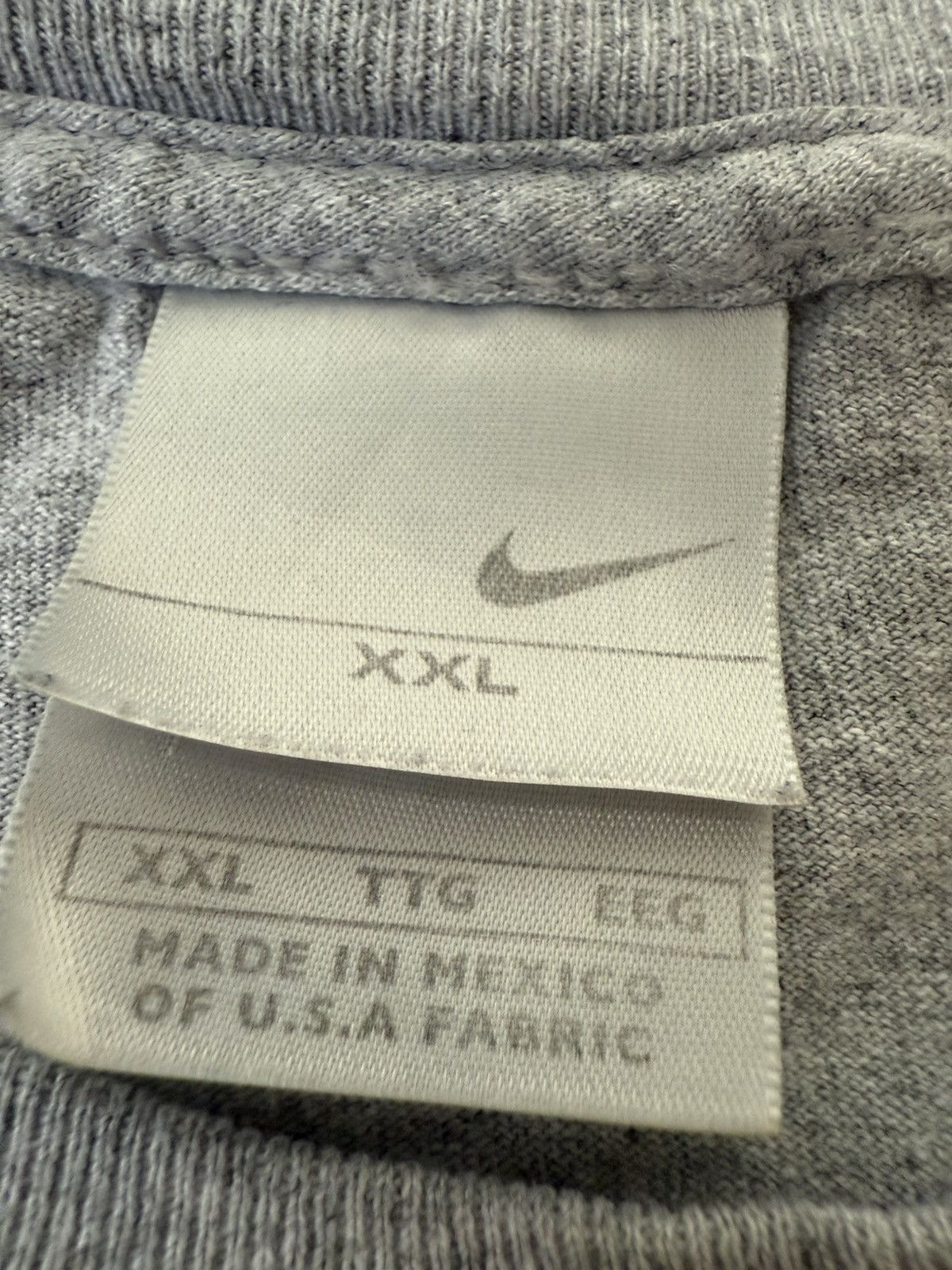 Nike Y2K Nike Logo Print Grey T-Shirt Size US XXL / EU 58 / 5 - 5 Thumbnail