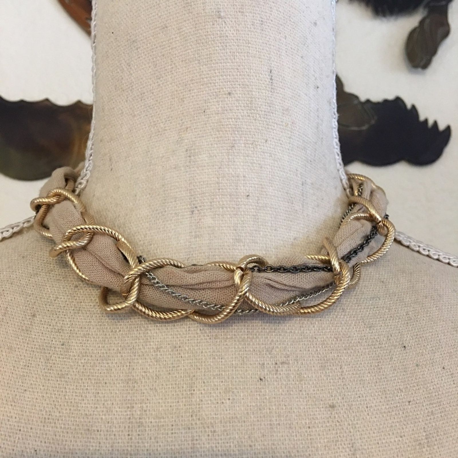 Vintage Vintage braided chain and fabric choker necklace Size ONE SIZE - 1 Thumbnail