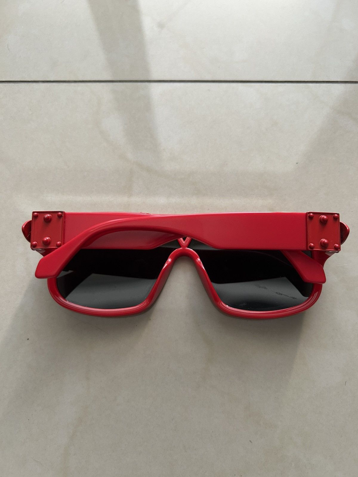 Louis Vuitton Louis Vuttion Red Millionaire Mask Size ONE SIZE - 2 Thumbnail