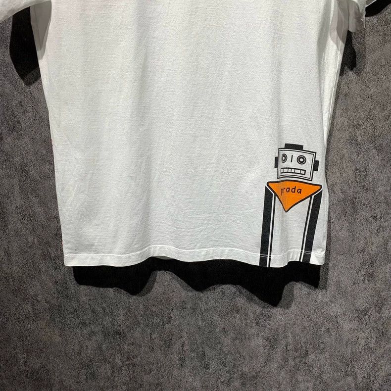 Prada Prada Robot short sleeves 2501-Nextarrow Size US M / EU 48-50 / 2 - 6 Thumbnail