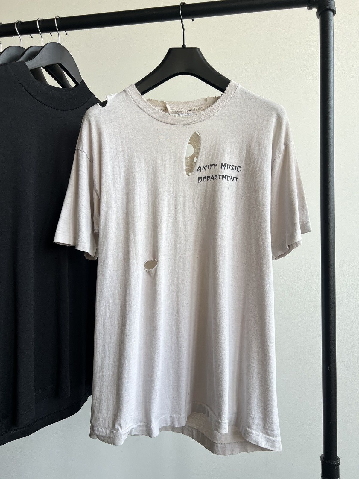Vintage Vintage Thrashed Single Stitch 90s Amityville Horror Tee Size US L / EU 52-54 / 3 - 1 Thumbnail