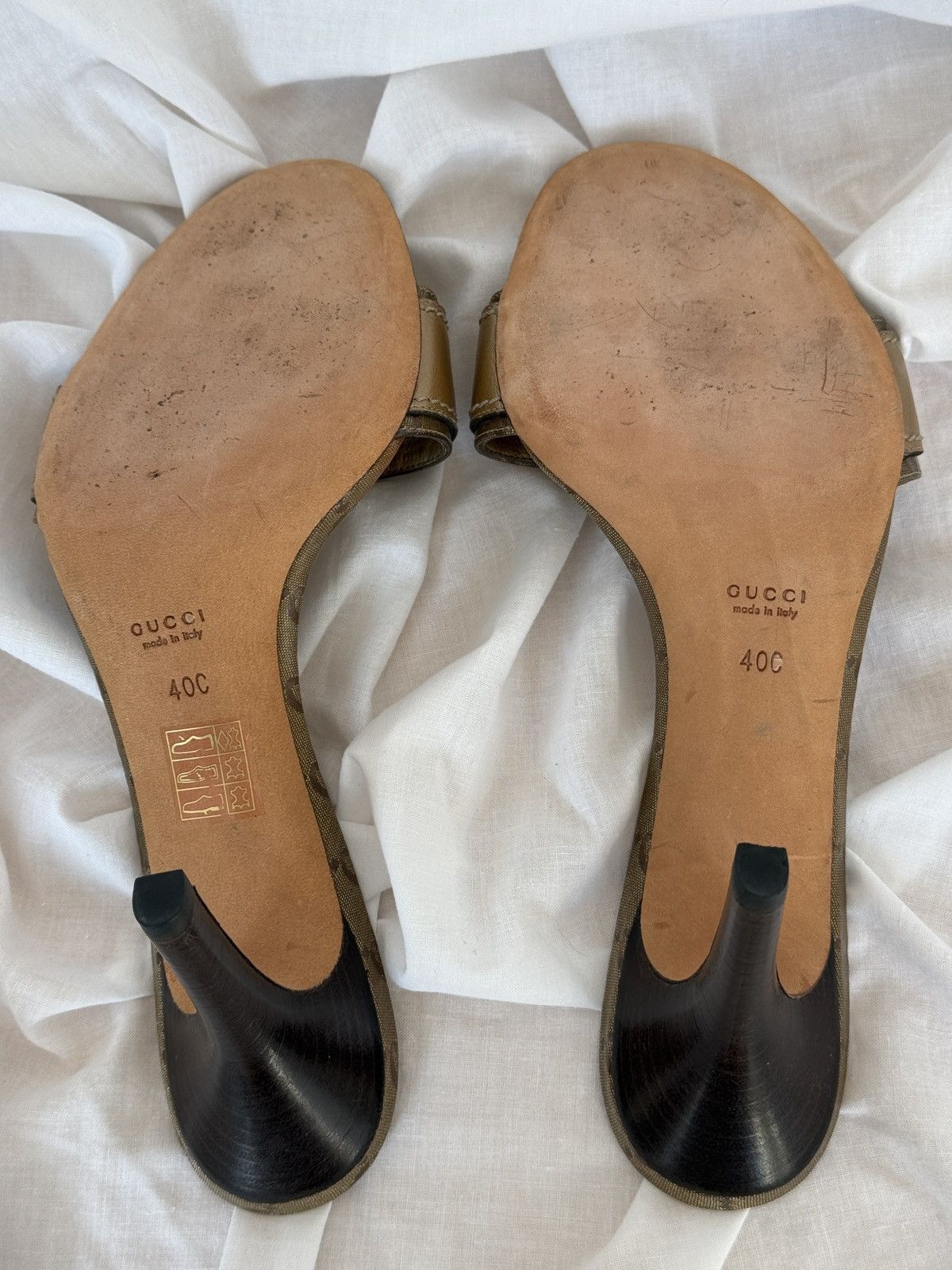 Gucci Gucci Metallic Gold Monogram GG Mules Size US 10 / IT 40 - 11 Thumbnail