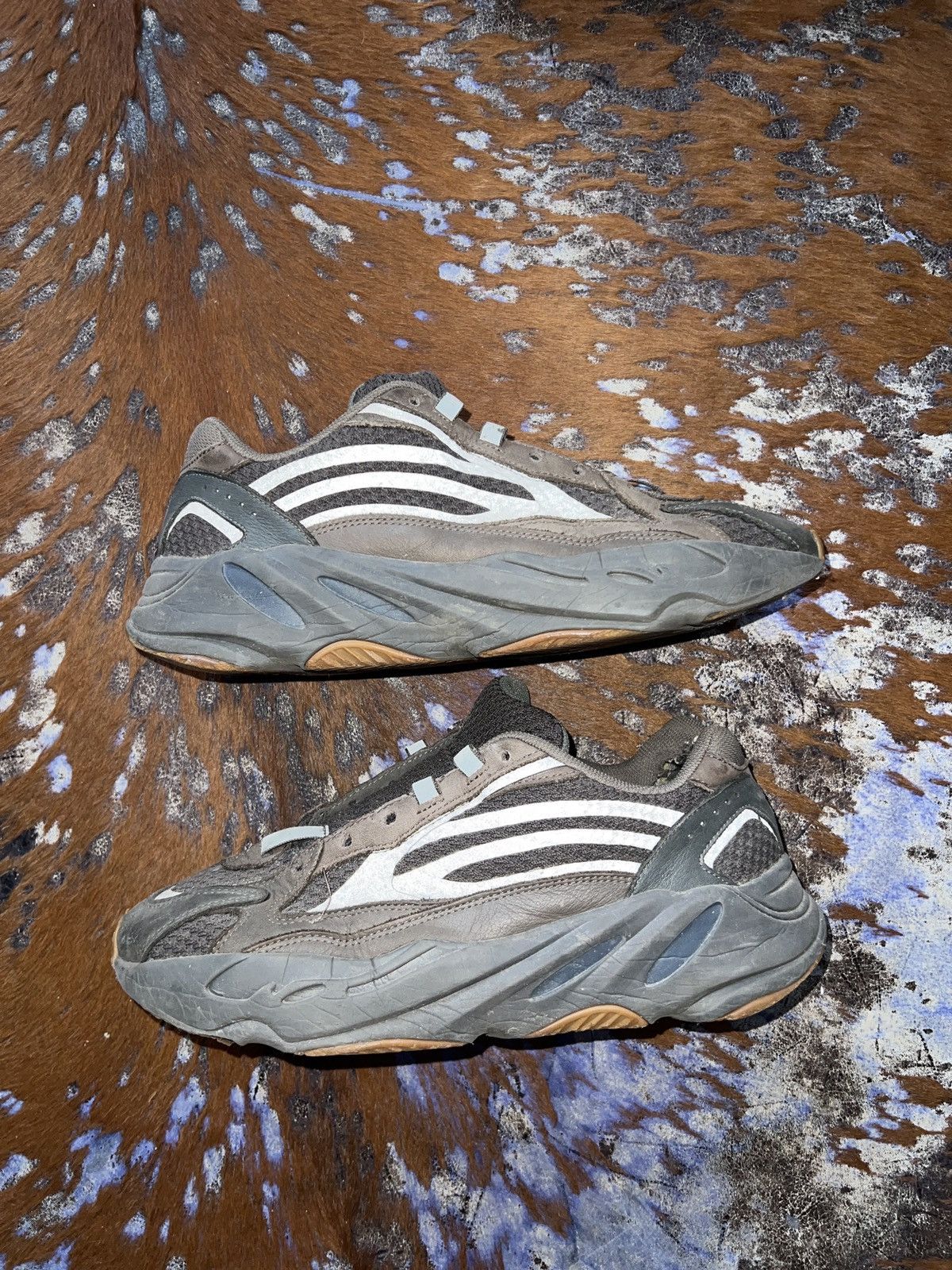Yeezy Yeezy 700 V2 Geode Size US 10 / EU 43 - 1 Thumbnail