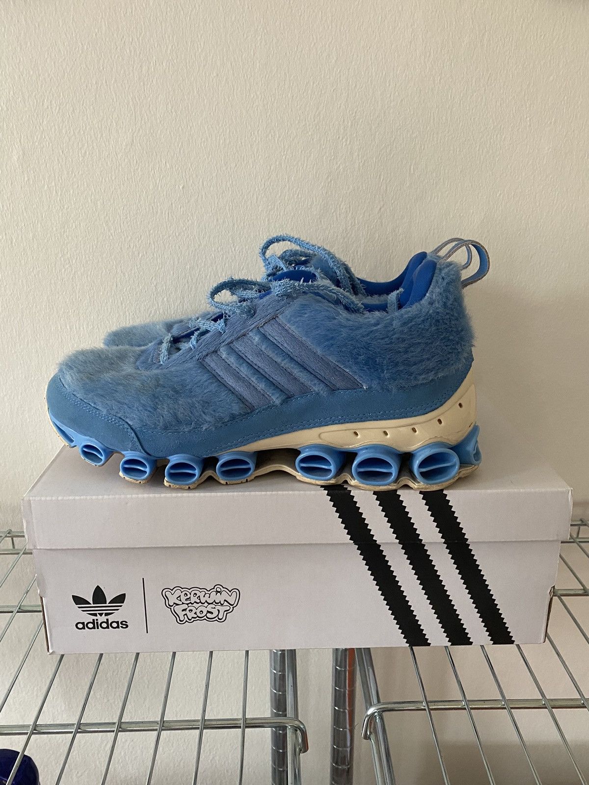 Adidas Adidas x KERWIN FROST YTI MICROBOUNCE SHOES Size US 10.5 / EU 43-44 - 2 Thumbnail