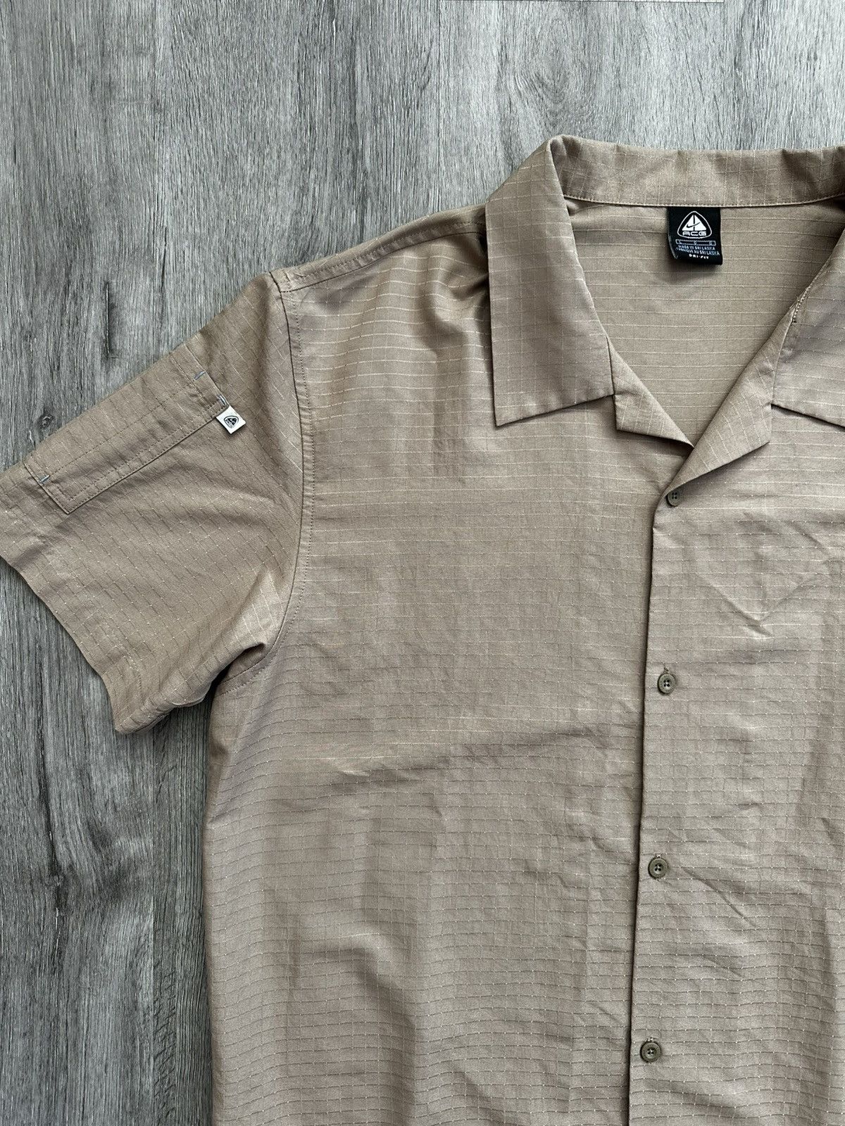 Nike Vintage 90s Nike ACG Button Down Shirt Size US L / EU 52-54 / 3 - 3 Thumbnail