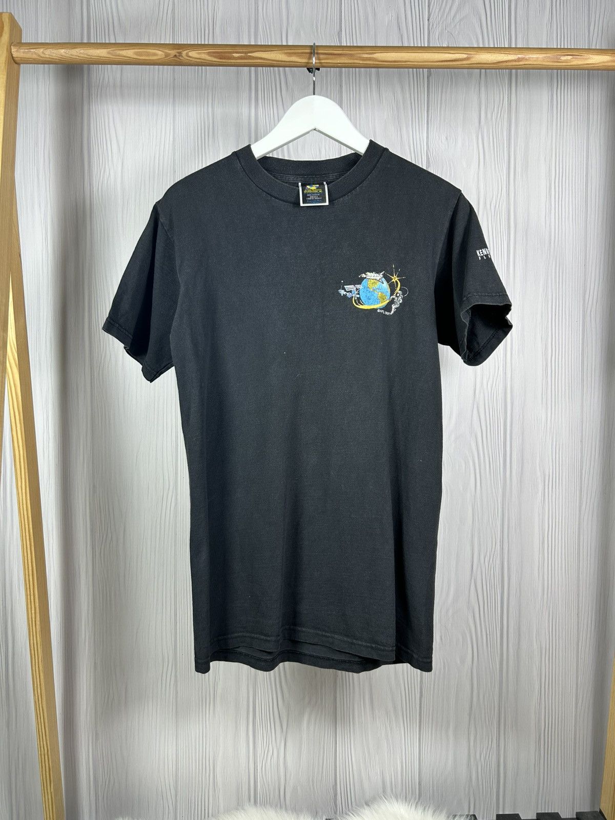 Vintage VTG 1997 Kennedy Space Center Moon Landing USA Flag T-Shirt Size US S / EU 44-46 / 1 - 2 Thumbnail