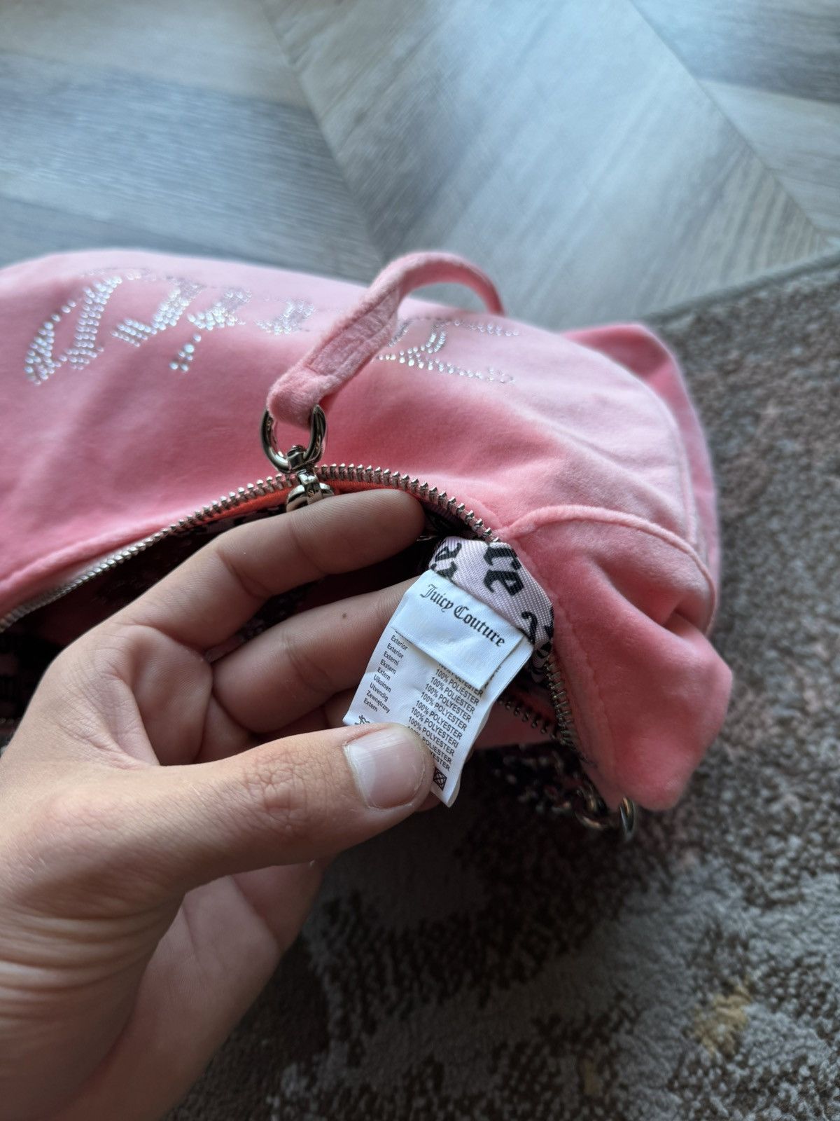 Juicy Couture Juicy Coutre Velour Big logo Pink Y2K shoulder bag Size ONE SIZE - 9 Thumbnail