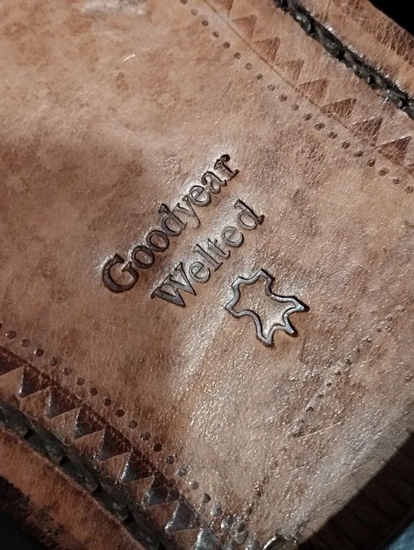 Loake Loake 202B Brogue Goodyear size 9 (43) Size US 10 / EU 43 - 13 Thumbnail