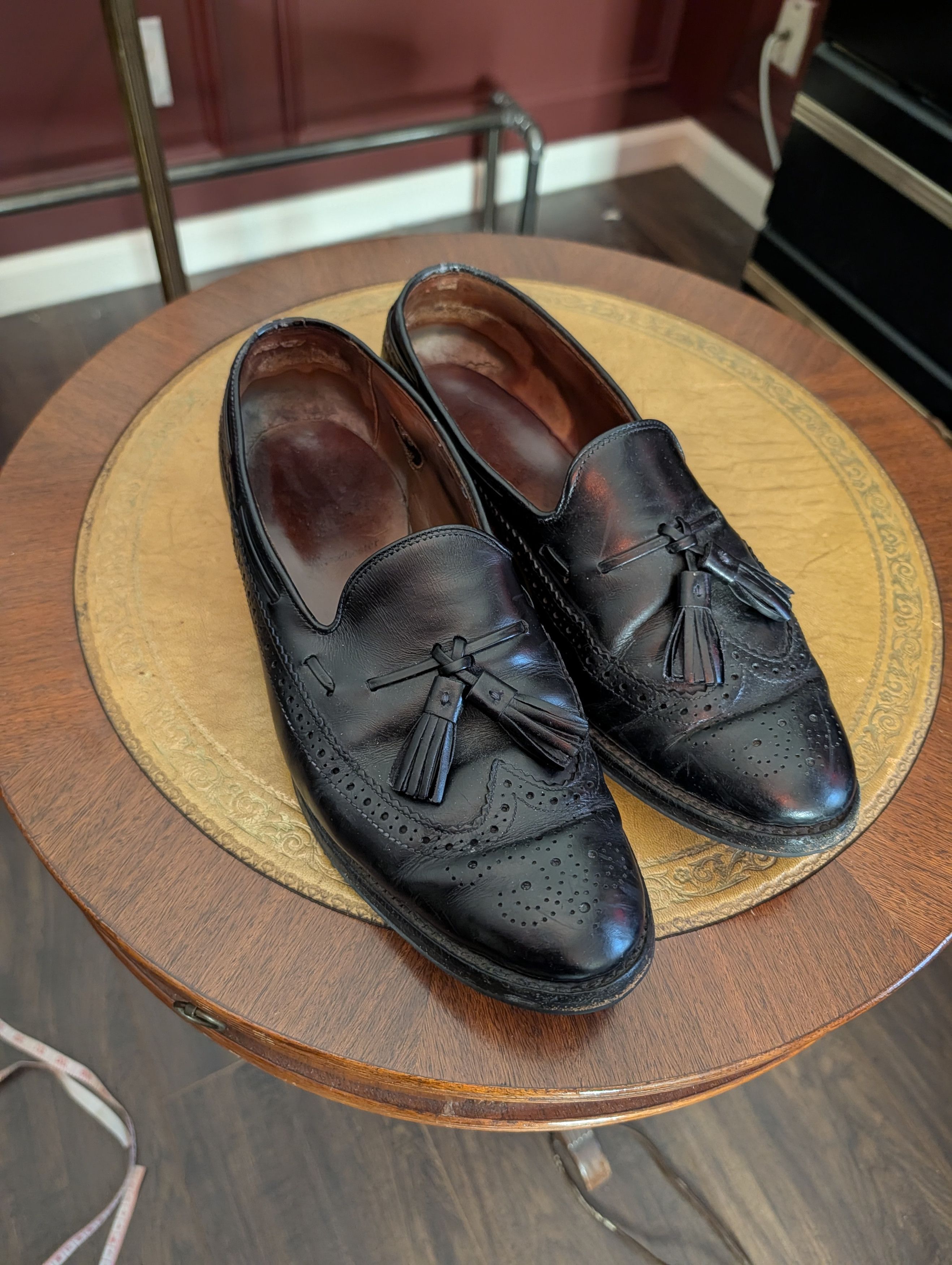 Allen Edmonds "Manchester" black leather tassel brogue MiUSA loafers Size US 9.5 / EU 42-43 - 2 Thumbnail