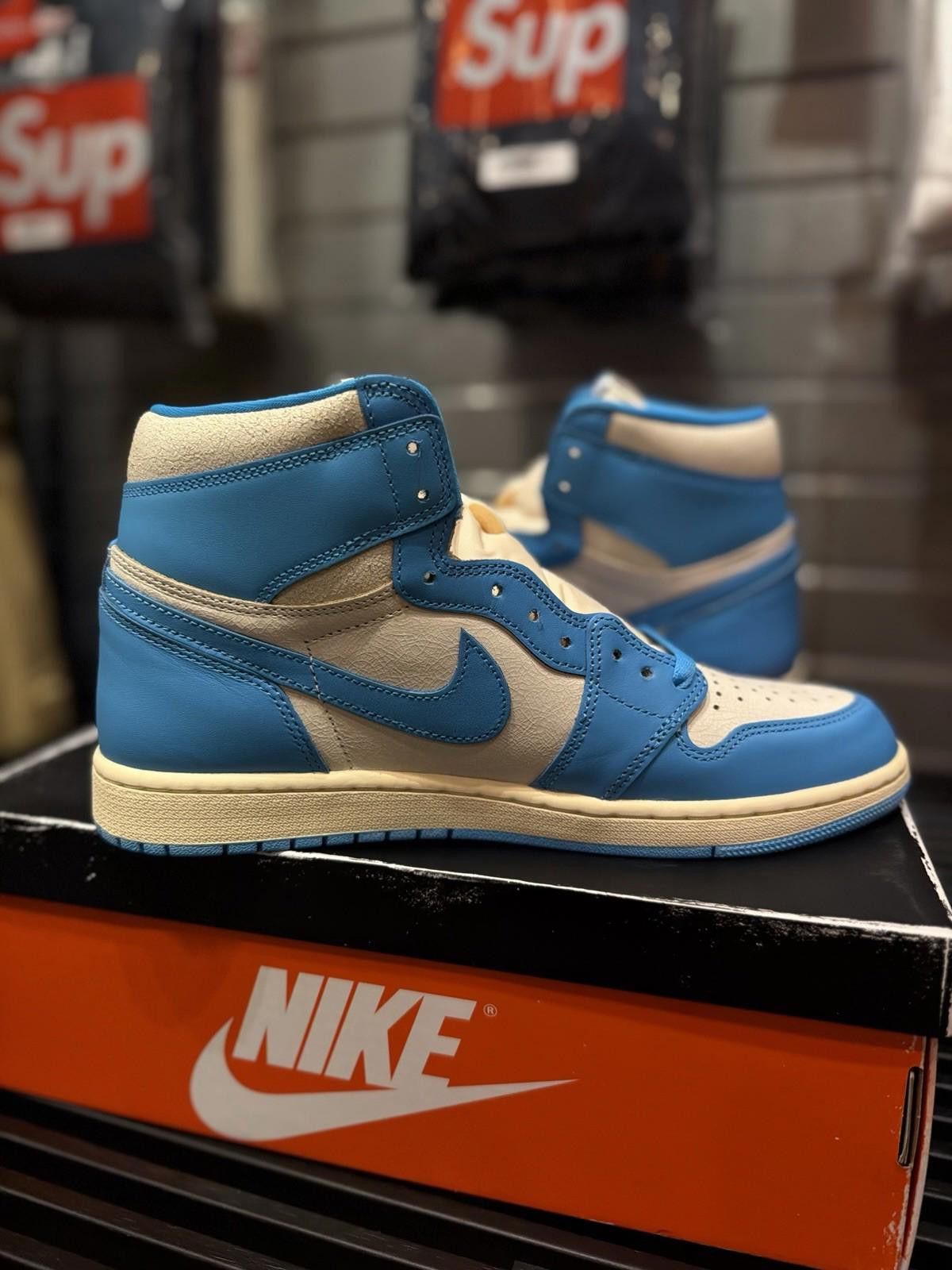 Jordan Brand Mens Size 11 Nike Air Jordan 1 Retro High UNC Reimagined Size US 11 / EU 44 - 6 Thumbnail