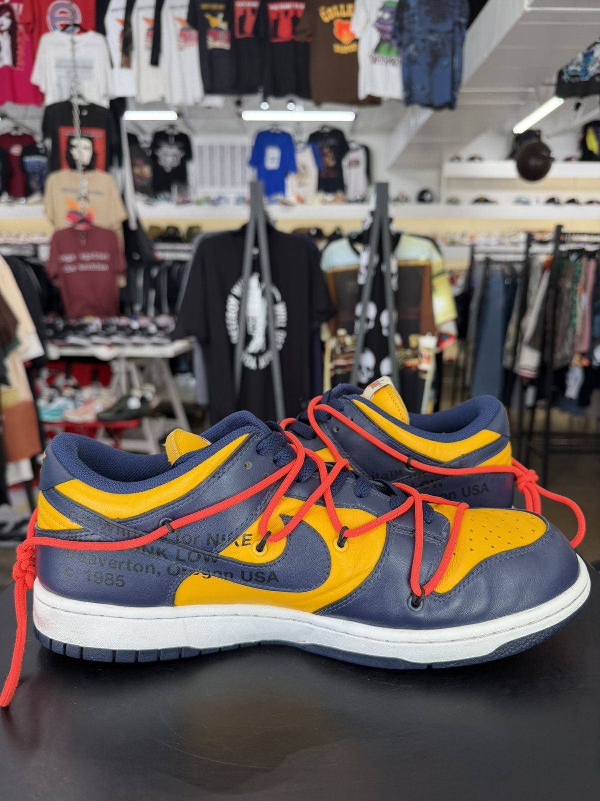 Nike × Off-White Nike Dunk Low Off-White University Gold Size 12 (2019) Size US 12 / EU 45 - 3 Thumbnail