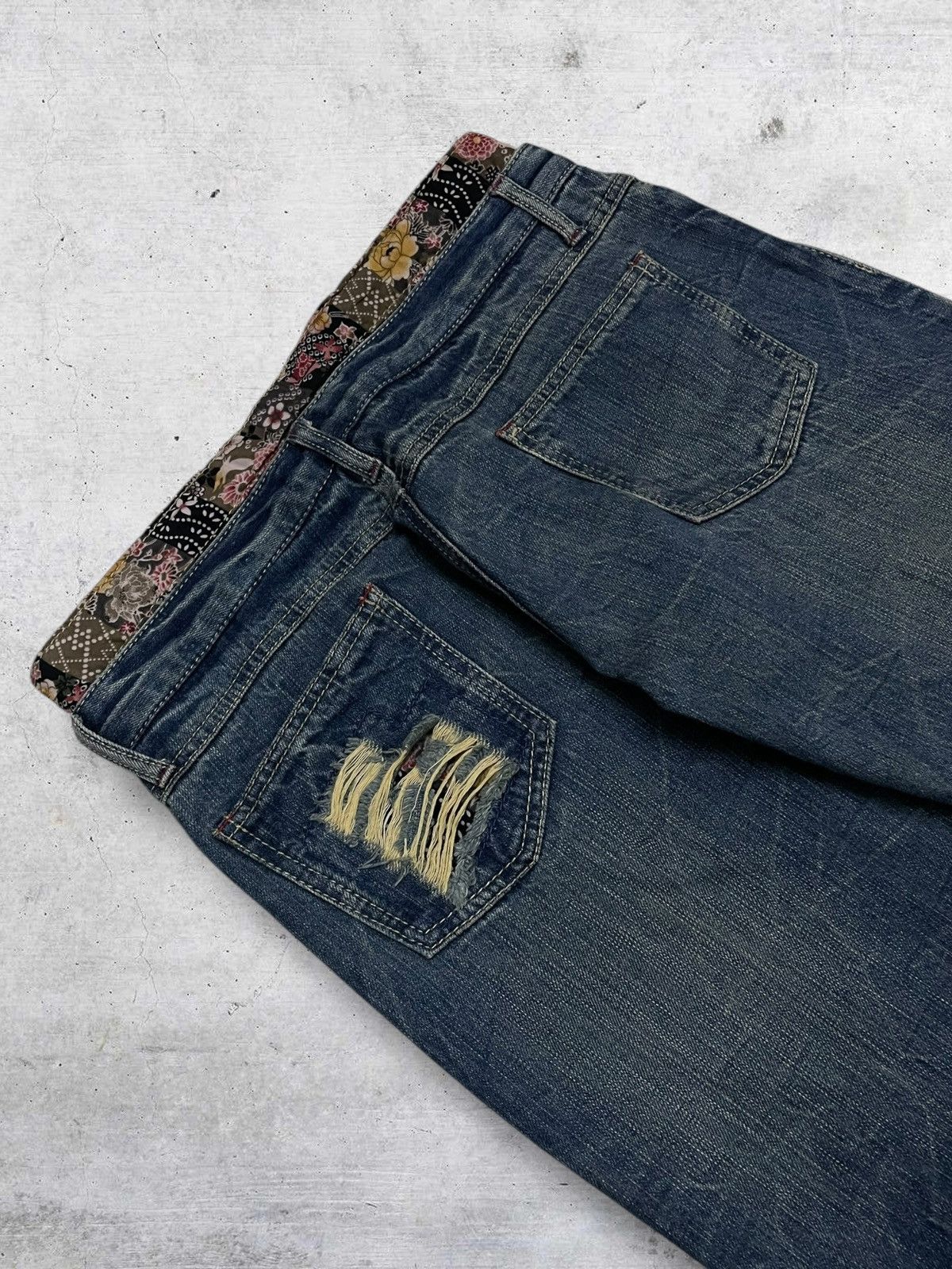 Japanese Brand JAPAN DESIGNER KARAKURI TAMASHI RIPPED TRADITIONAL 90S DENIM Size US 31 - 11 Thumbnail