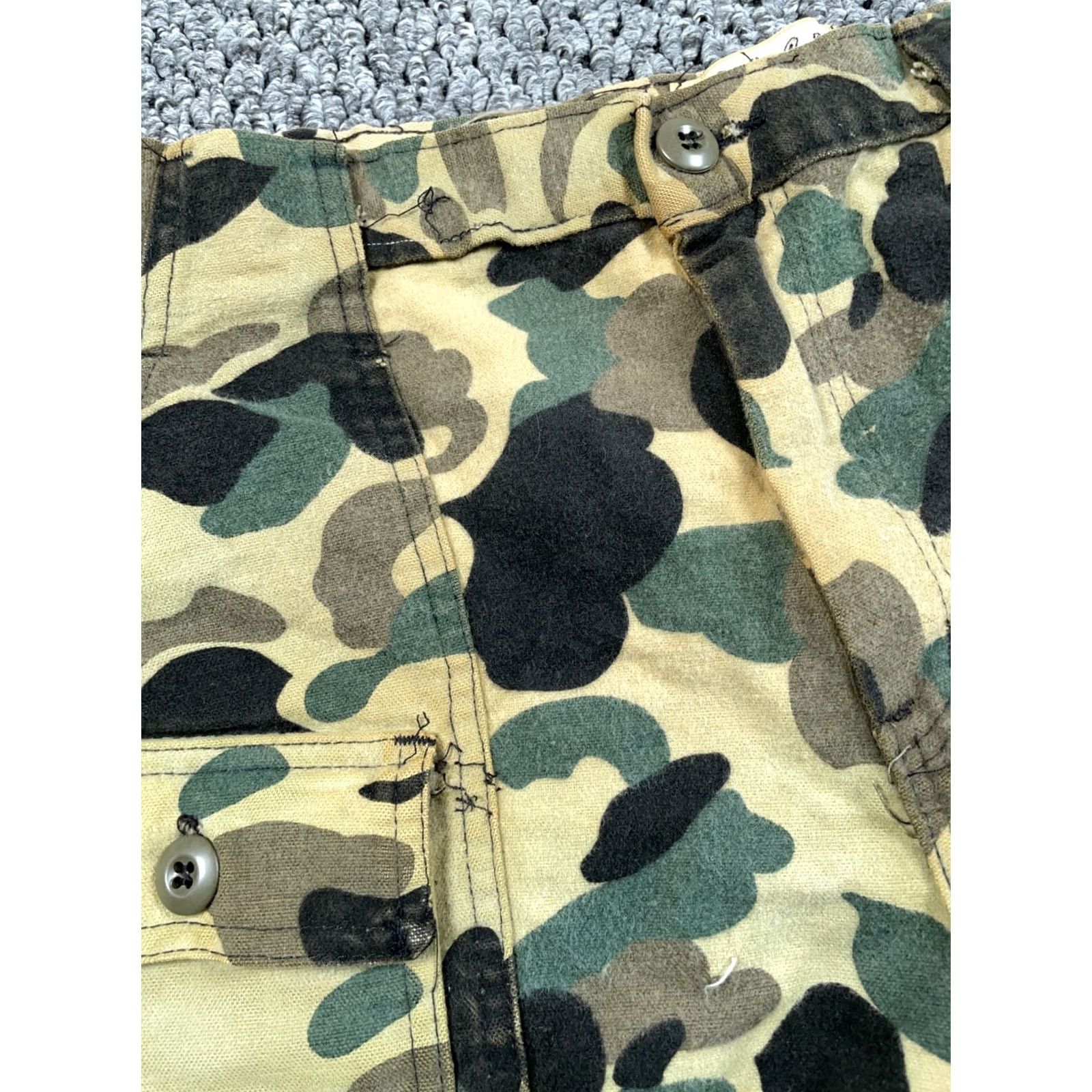 Vintage VINTAGE Cabela's Camouflage Flannel Pants Mens 34 x 27 Frogskin 80s 90s Cargo Workwear Regular Cotton Green"} Size US 34 / EU 50 - 7 Thumbnail