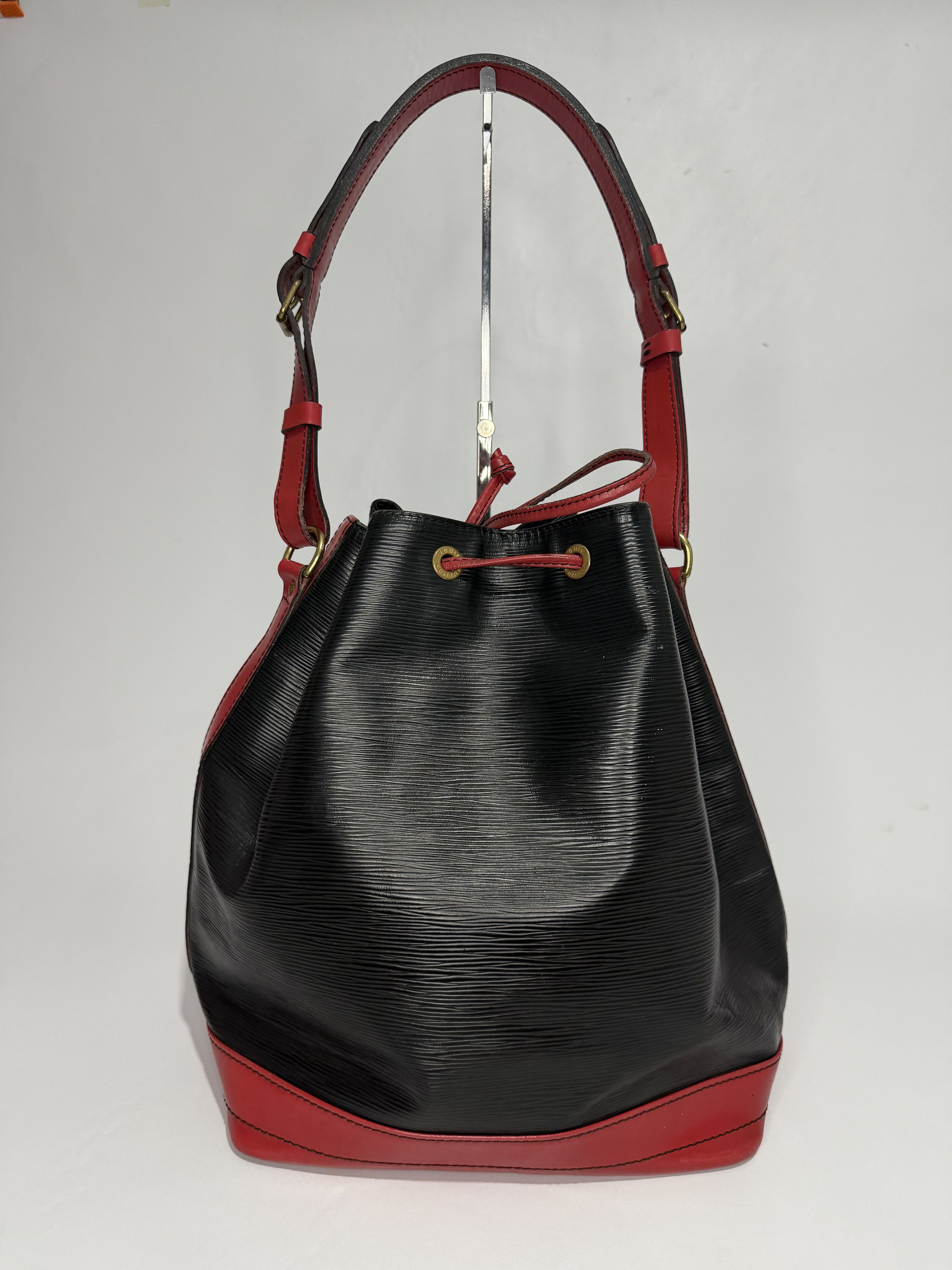 Louis Vuitton LOUIS VUITTON Black/Castilian Red Epi Leather Large Noe Bag Size ONE SIZE - 4 Thumbnail