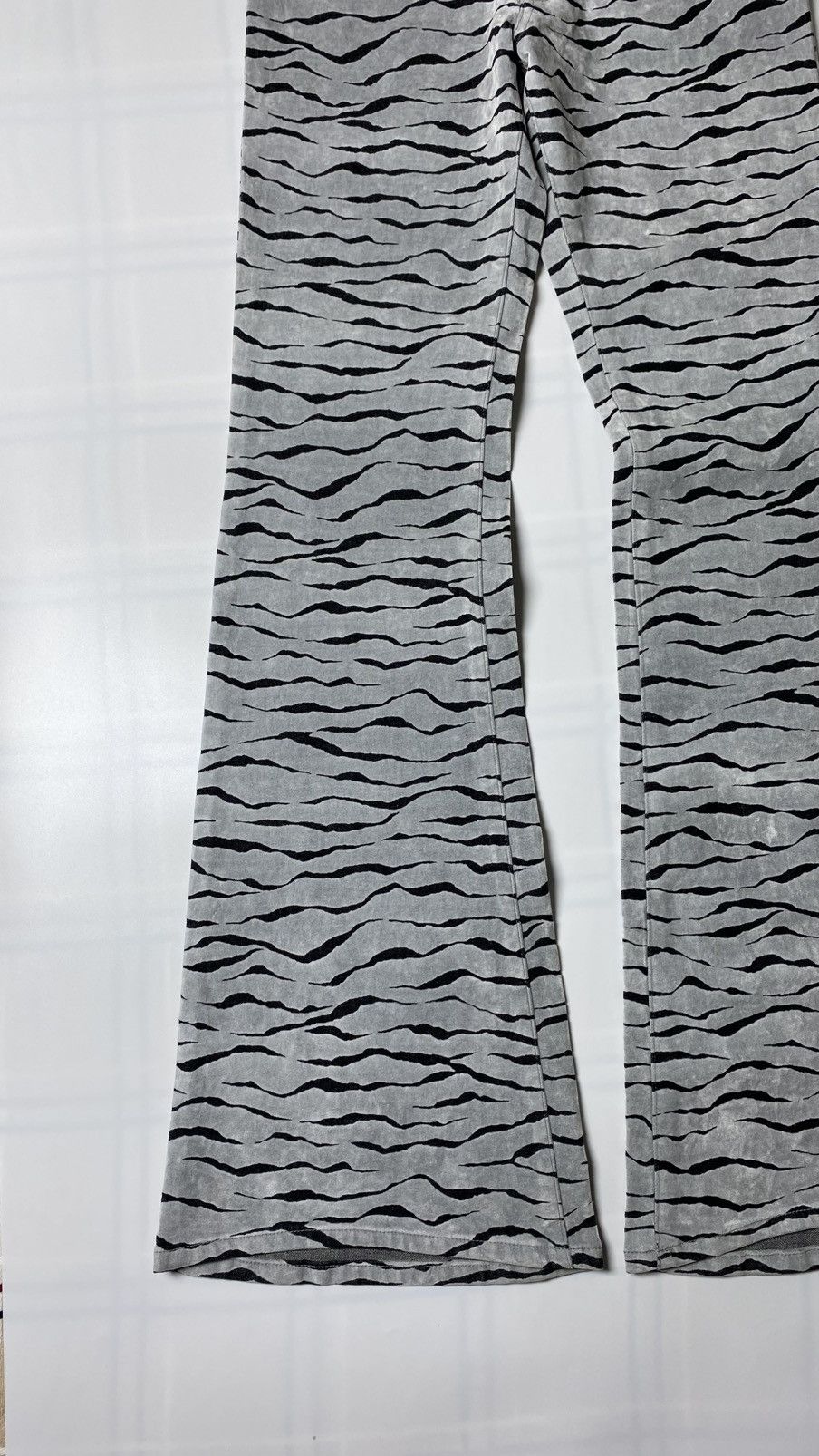 Roberto Cavalli BISON ZEBRA PATTERN DENIM PANTS Size 28" / US 6 / IT 42 - 4 Thumbnail