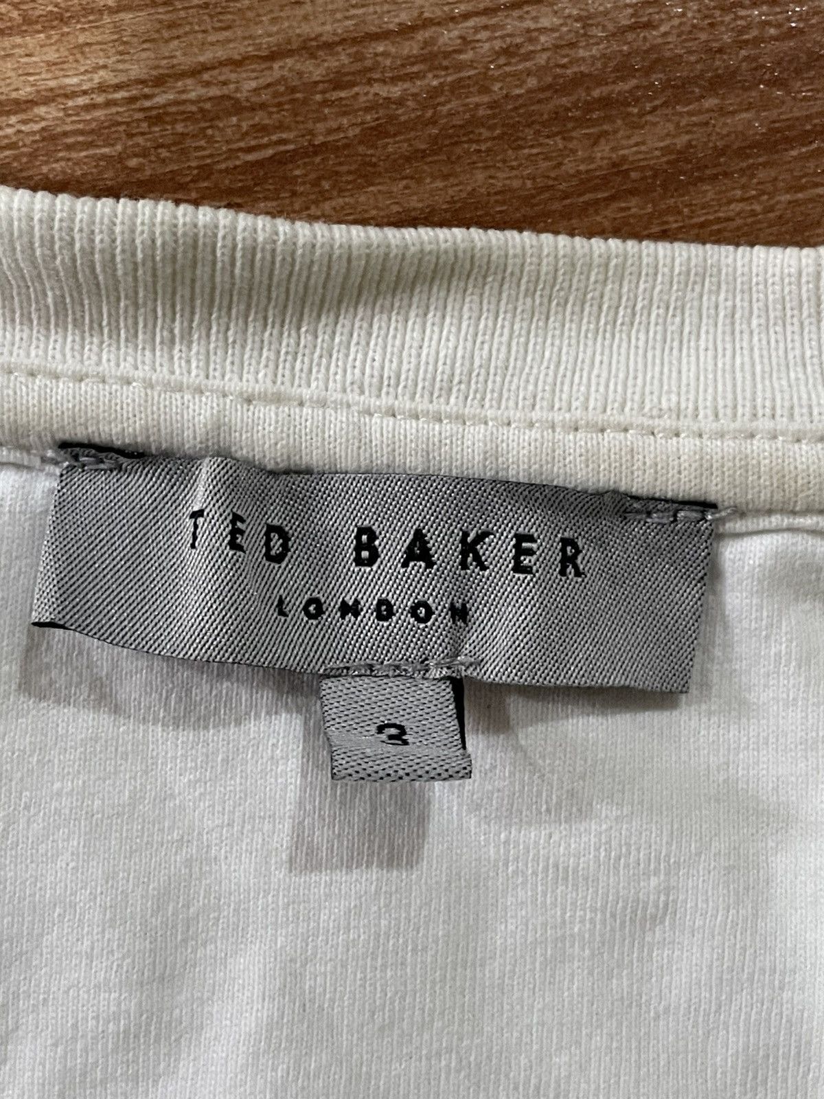 Ted Baker Ted Baker White Tshirt Size US M / EU 48-50 / 2 - 4 Thumbnail