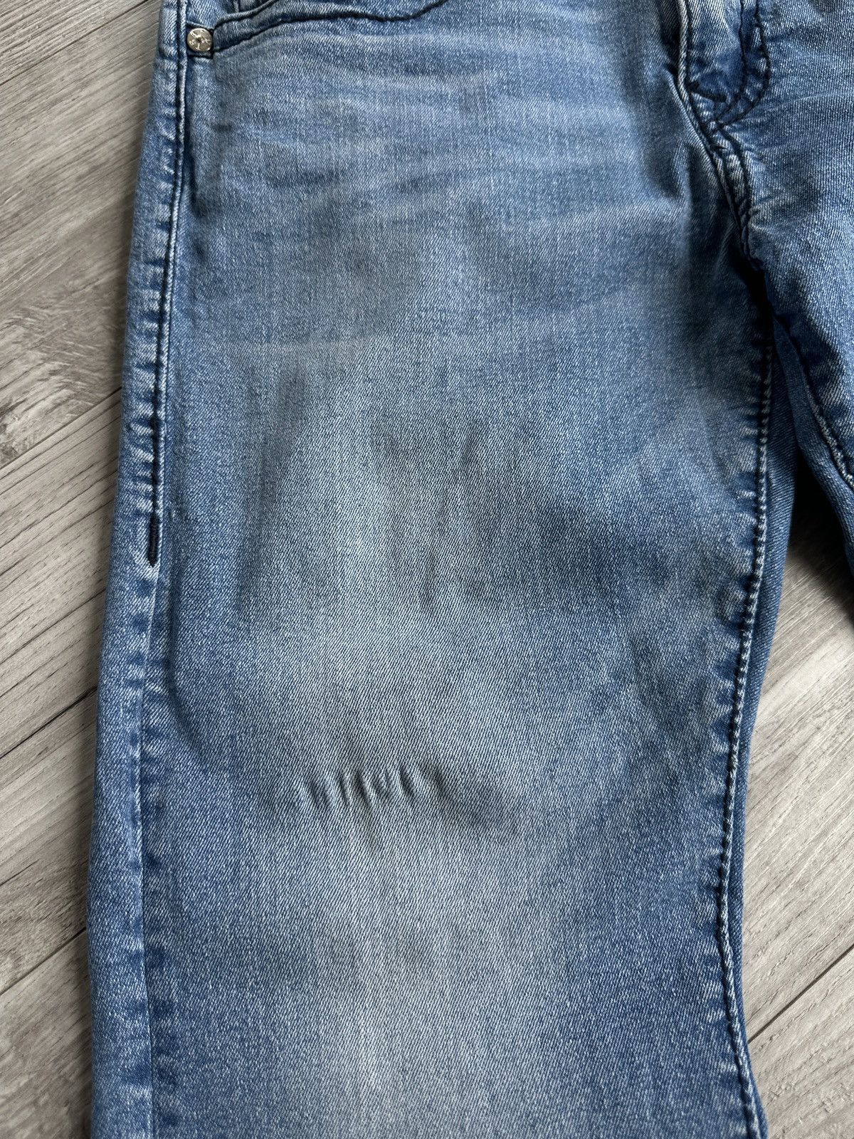 True Religion Relaxes Straight Fit men’s Y2K logo jeans