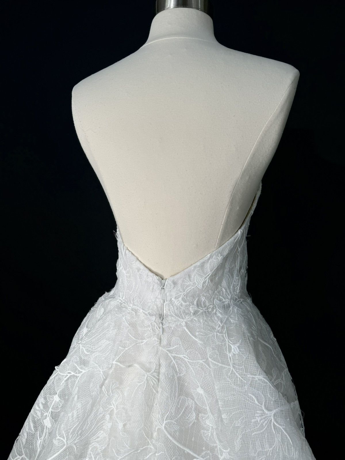 Other Preloved US 2 Embroidery Lace Anna Augusta Bridal Gown Size XS / US 0-2 / IT 36-38 - 6 Thumbnail