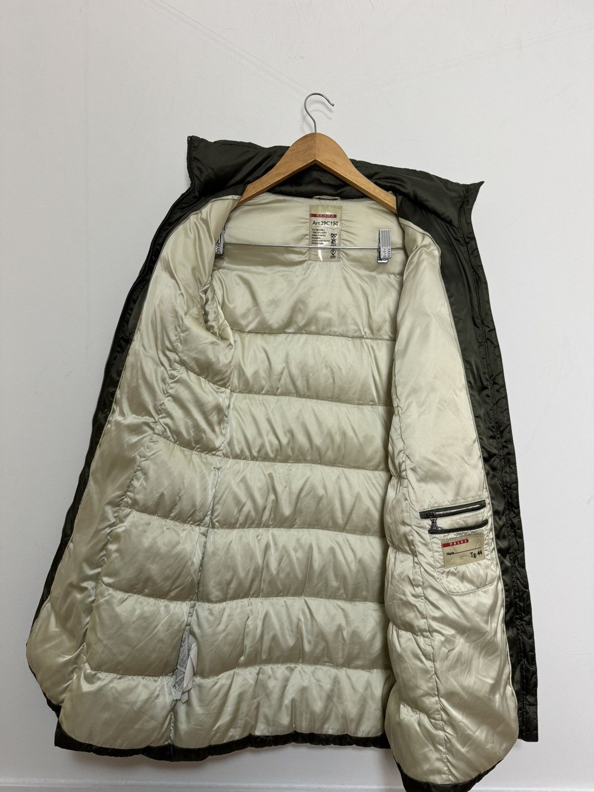 Prada Prada puffer jacket down luxury olive with logo Size M / US 6-8 / IT 42-44 - 8 Thumbnail